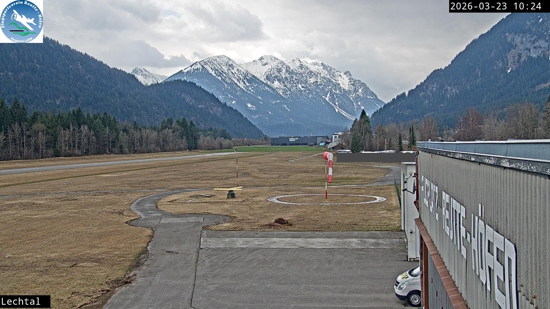 Archived image Webcam Hoefen airport, Tyrol
