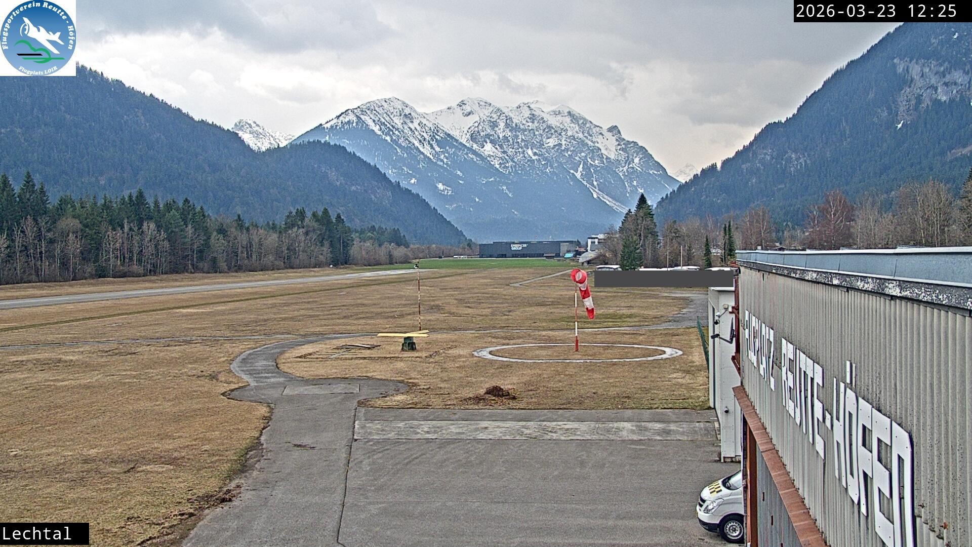 Archived image Webcam Hoefen airport, Tyrol
