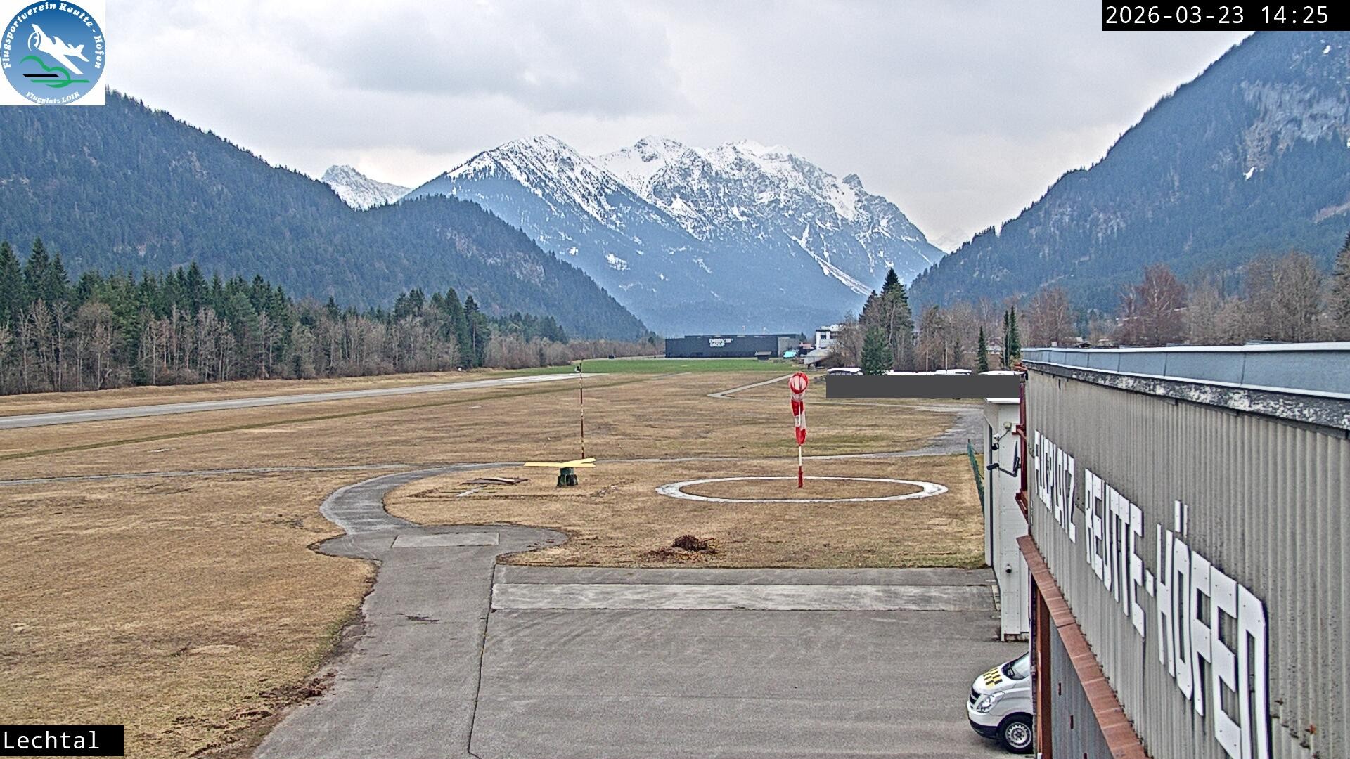 Archived image Webcam Hoefen airport, Tyrol
