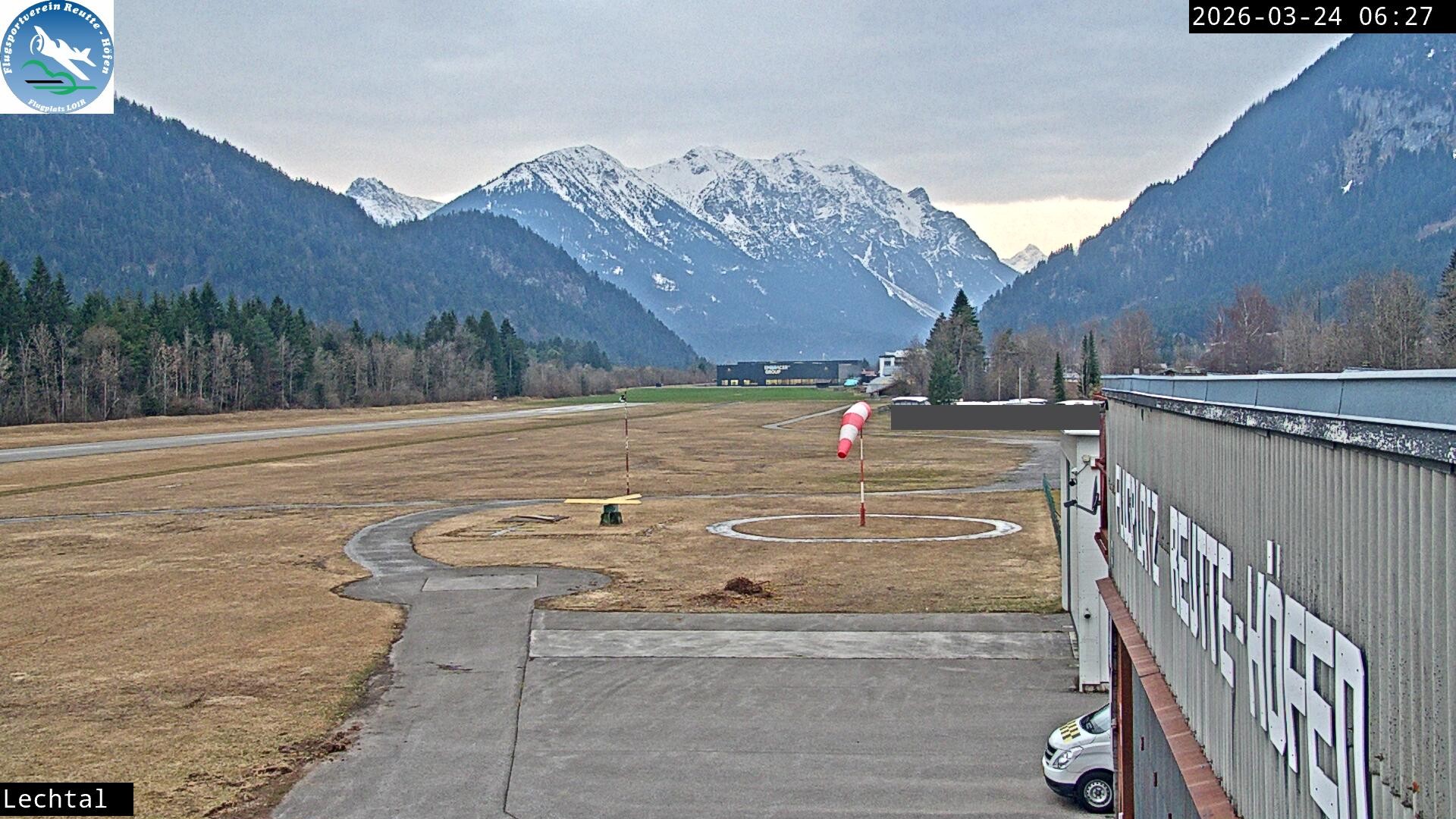Archiv Foto Webcam Flugplatz Höfen, Tirol