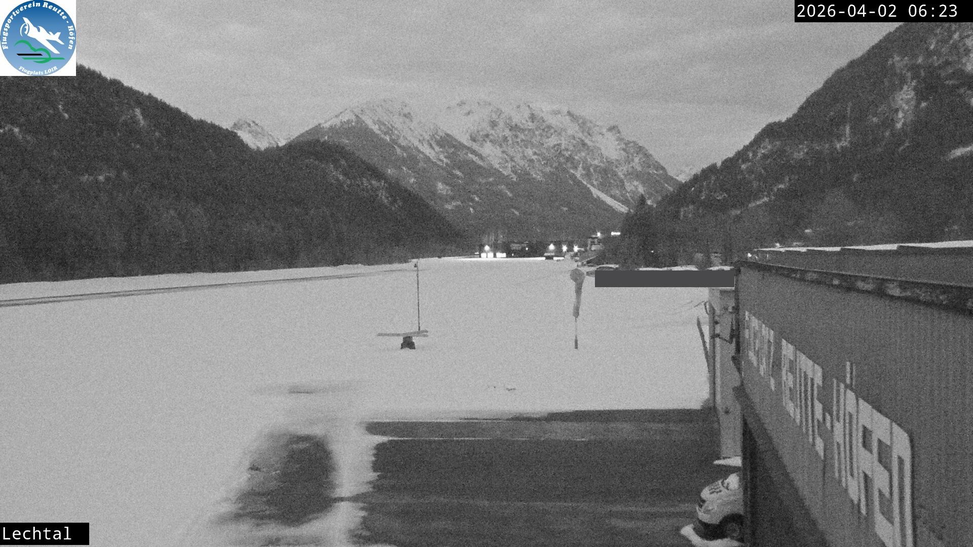 Archiv Foto Webcam Flugplatz Höfen, Tirol