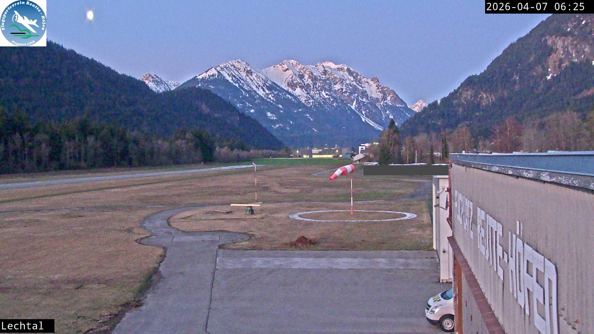 Archiv Foto Webcam Flugplatz Höfen, Tirol