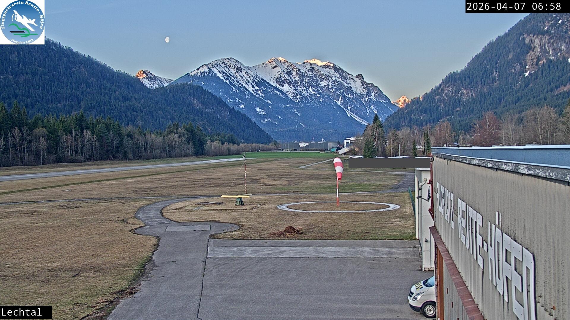 Archiv Foto Webcam Flugplatz Höfen, Tirol