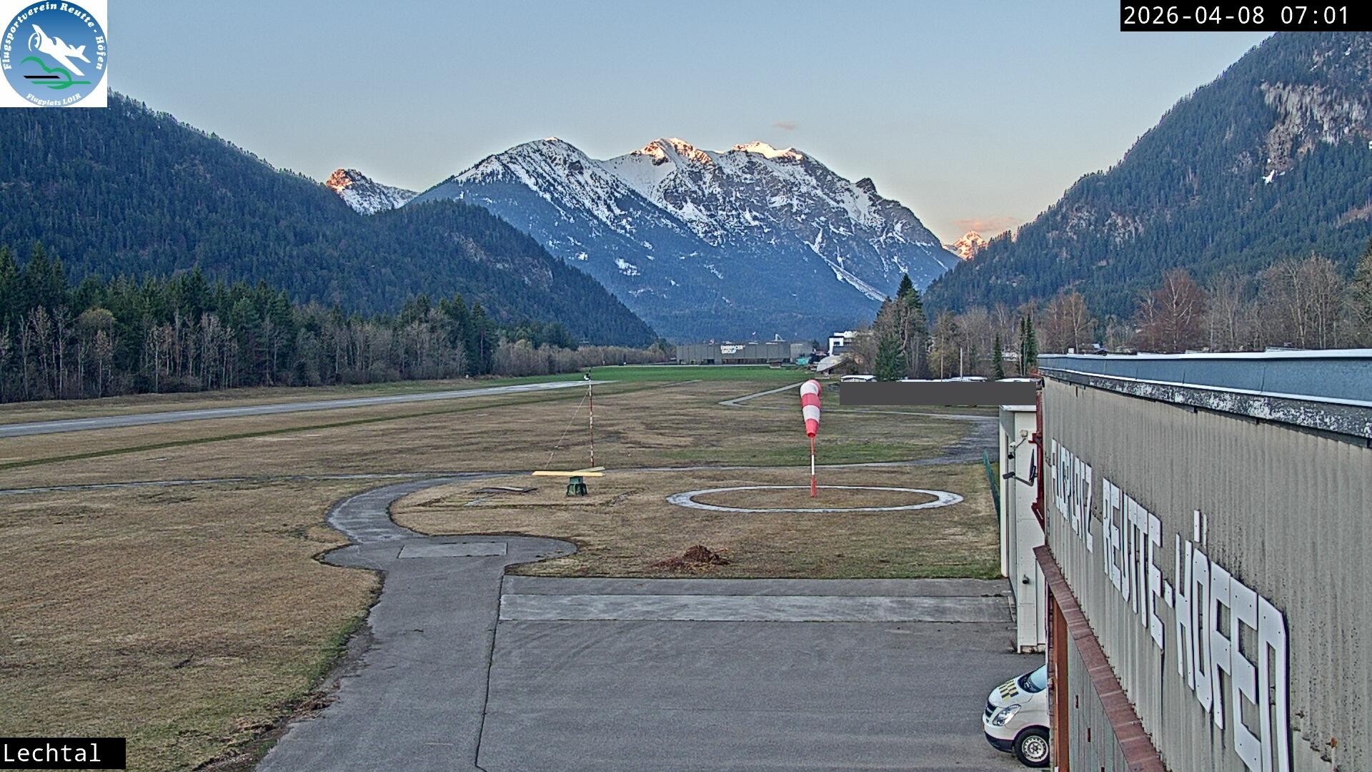 Archived image Webcam Hoefen airport, Tyrol