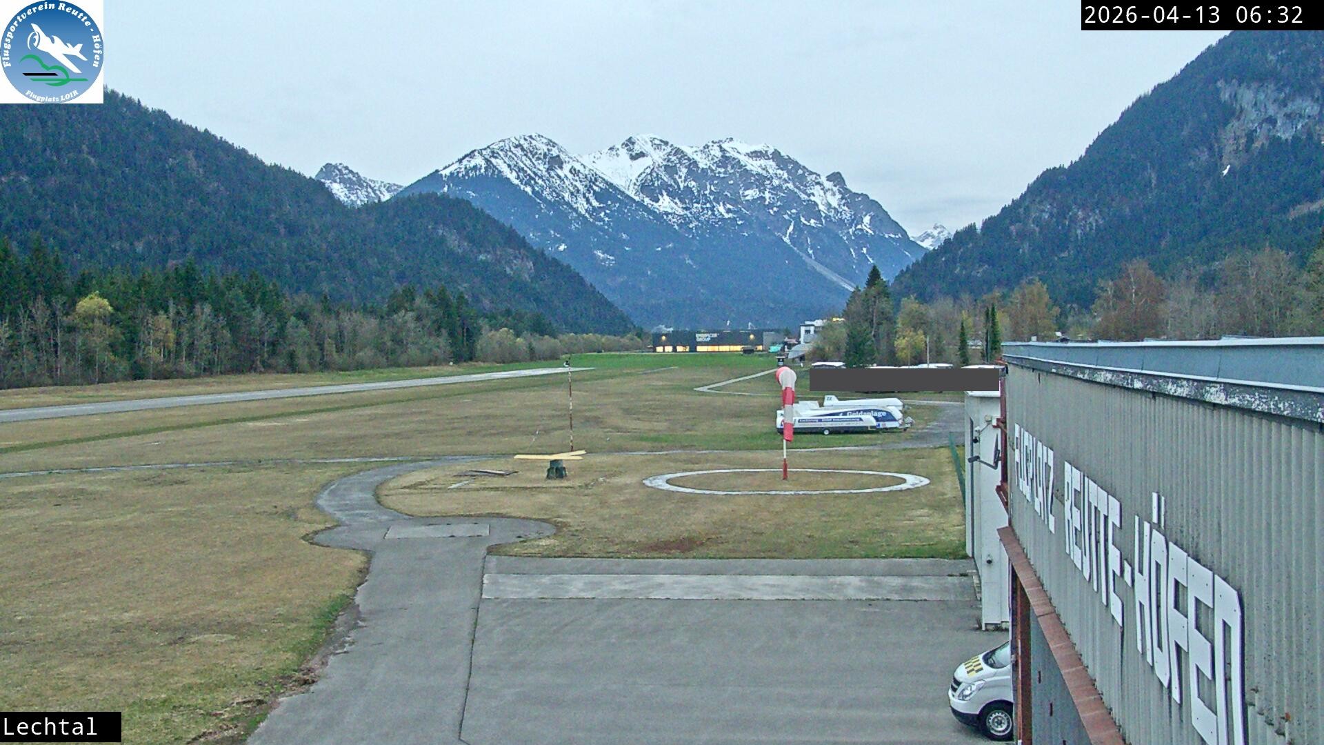 Archived image Webcam Hoefen airport, Tyrol