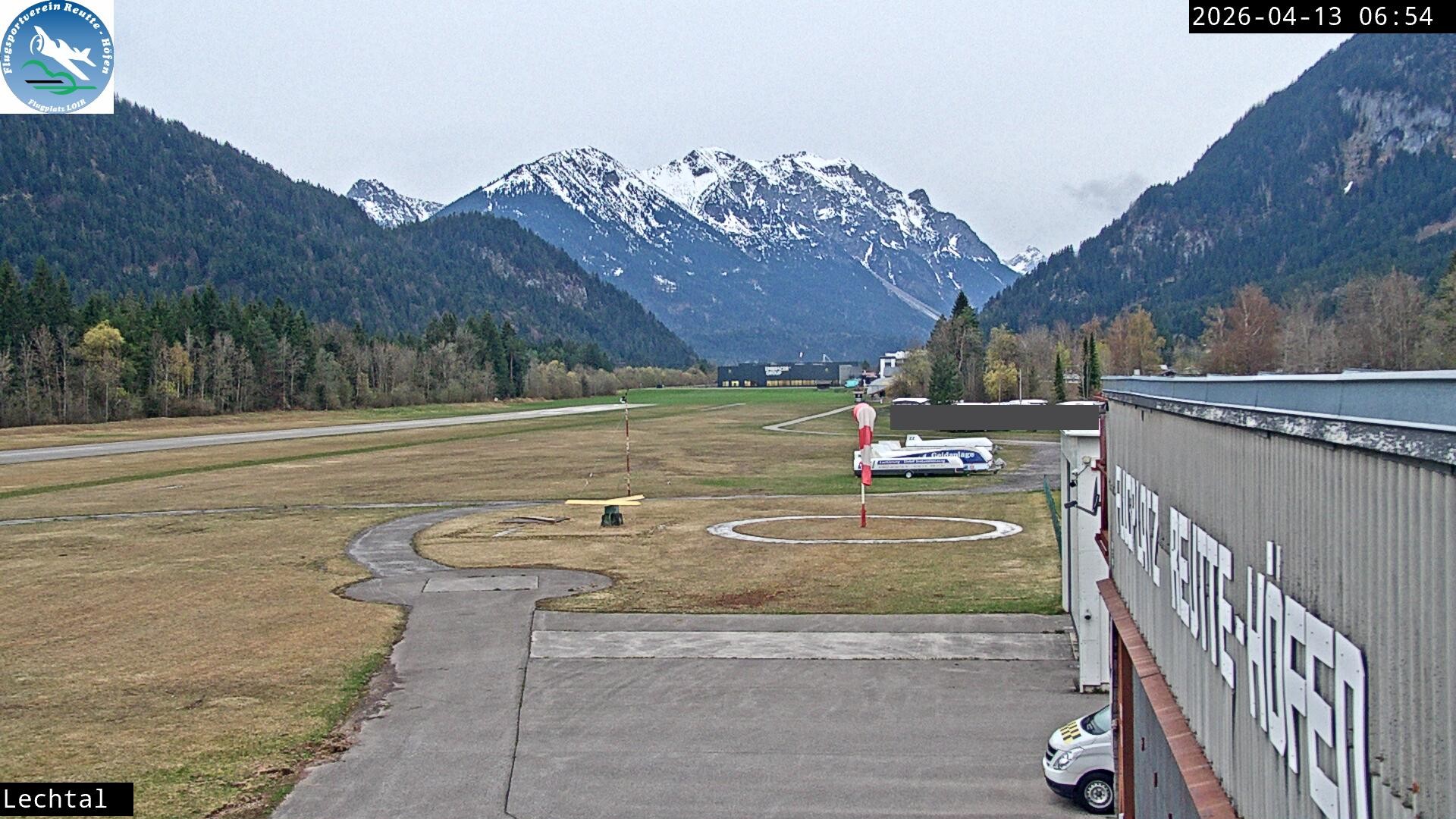 Archived image Webcam Hoefen airport, Tyrol