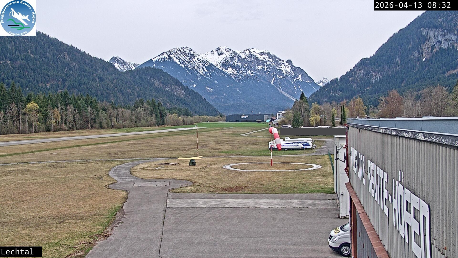 Archived image Webcam Hoefen airport, Tyrol