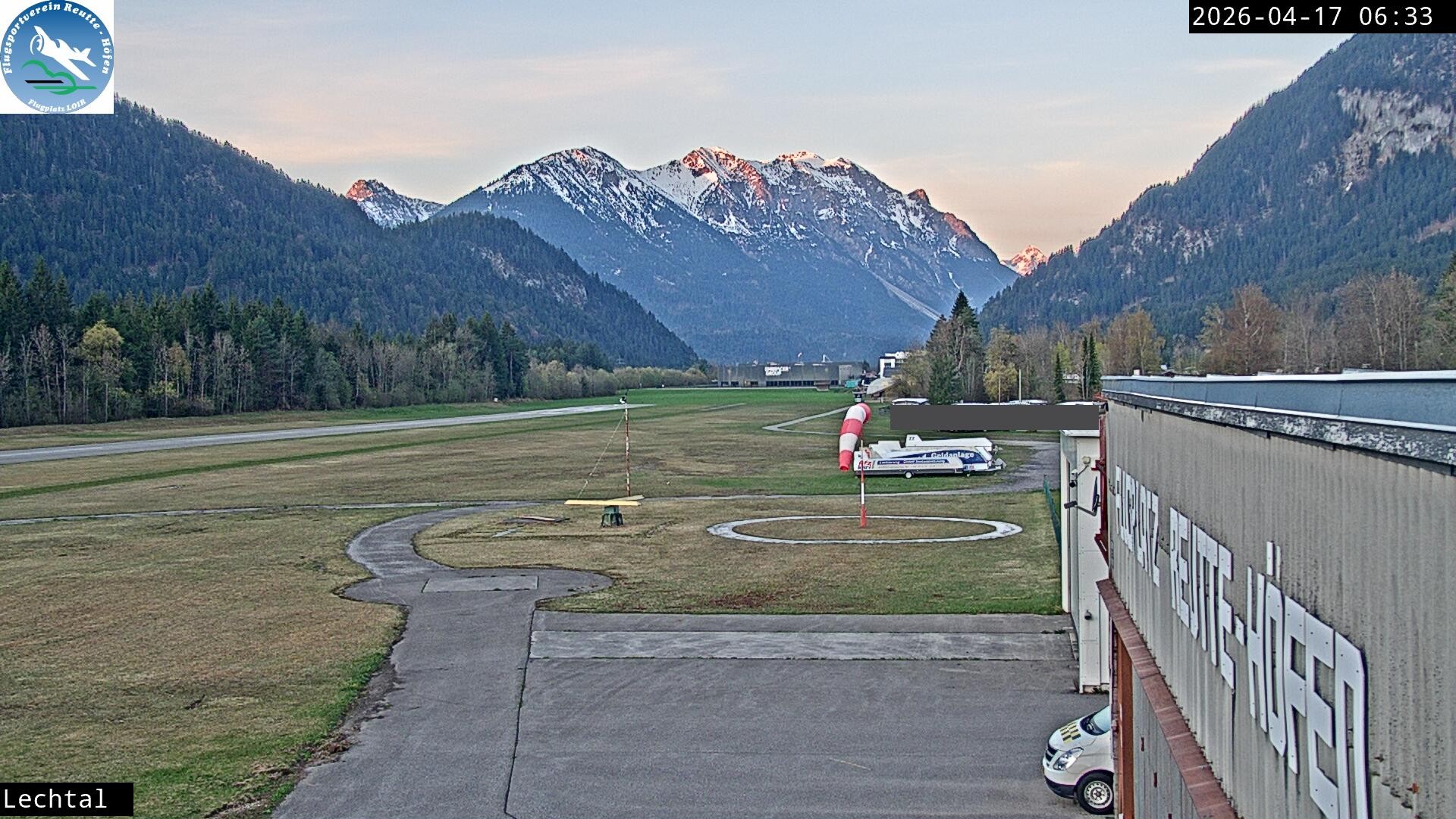 Archiv Foto Webcam Flugplatz Höfen, Tirol