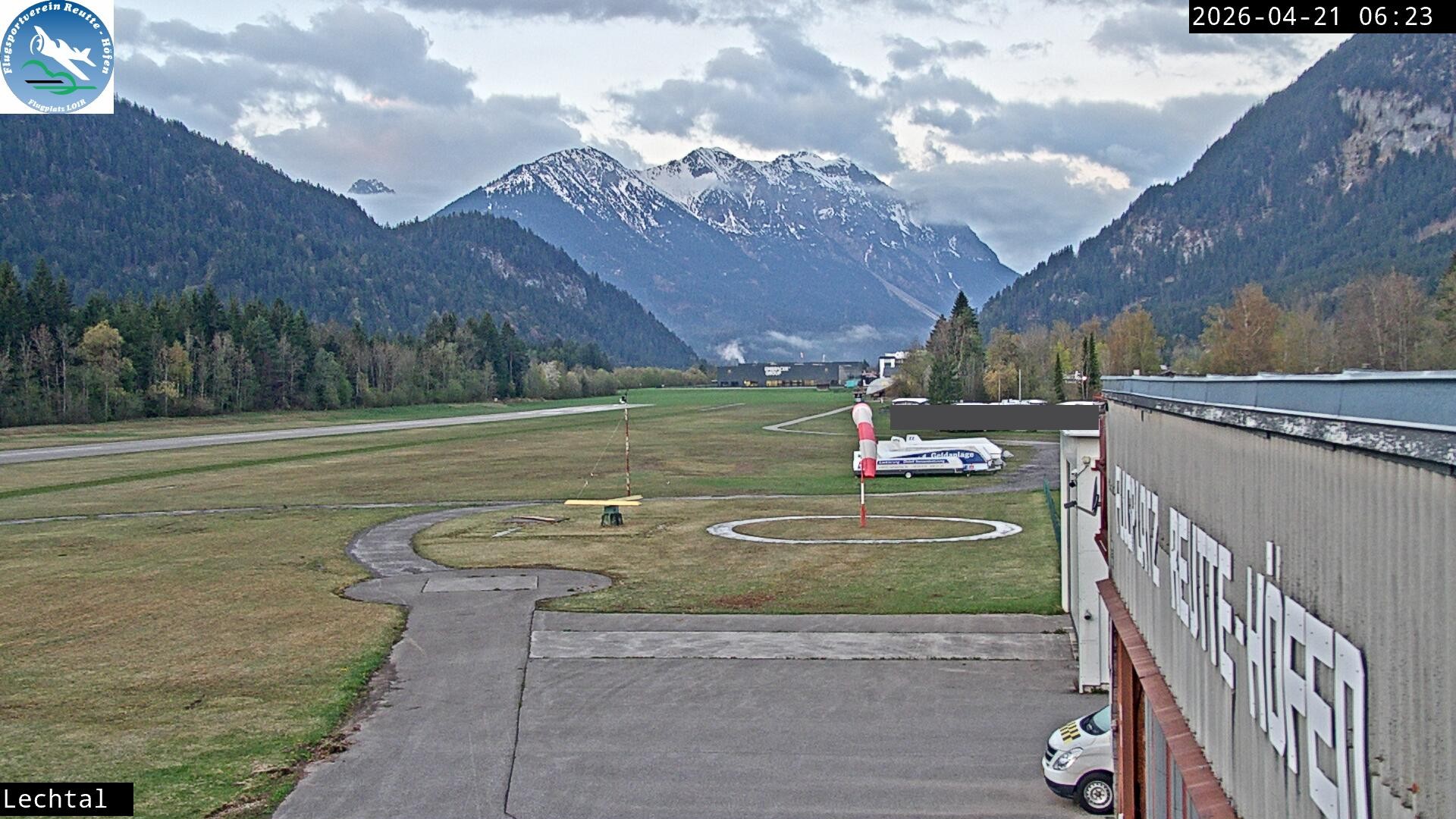 Archived image Webcam Hoefen airport, Tyrol