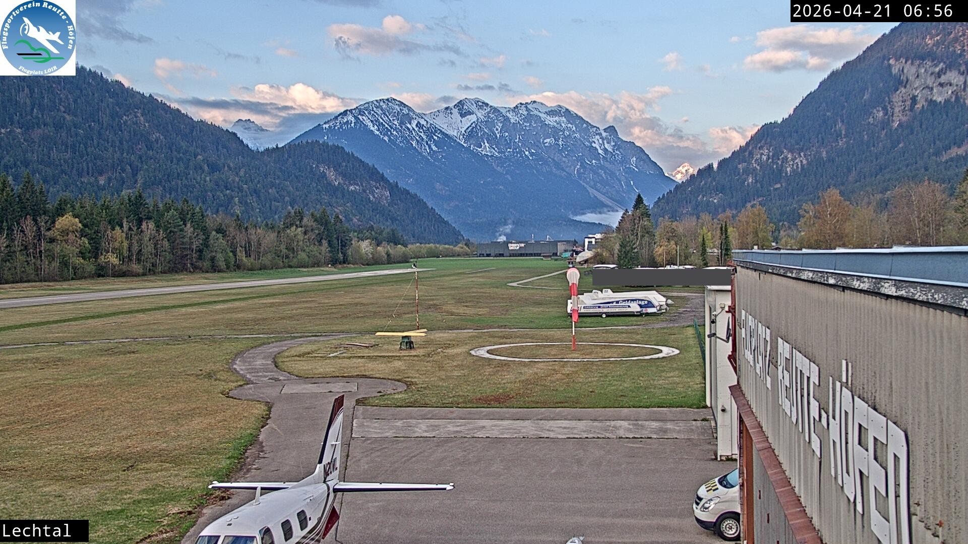 Archived image Webcam Hoefen airport, Tyrol