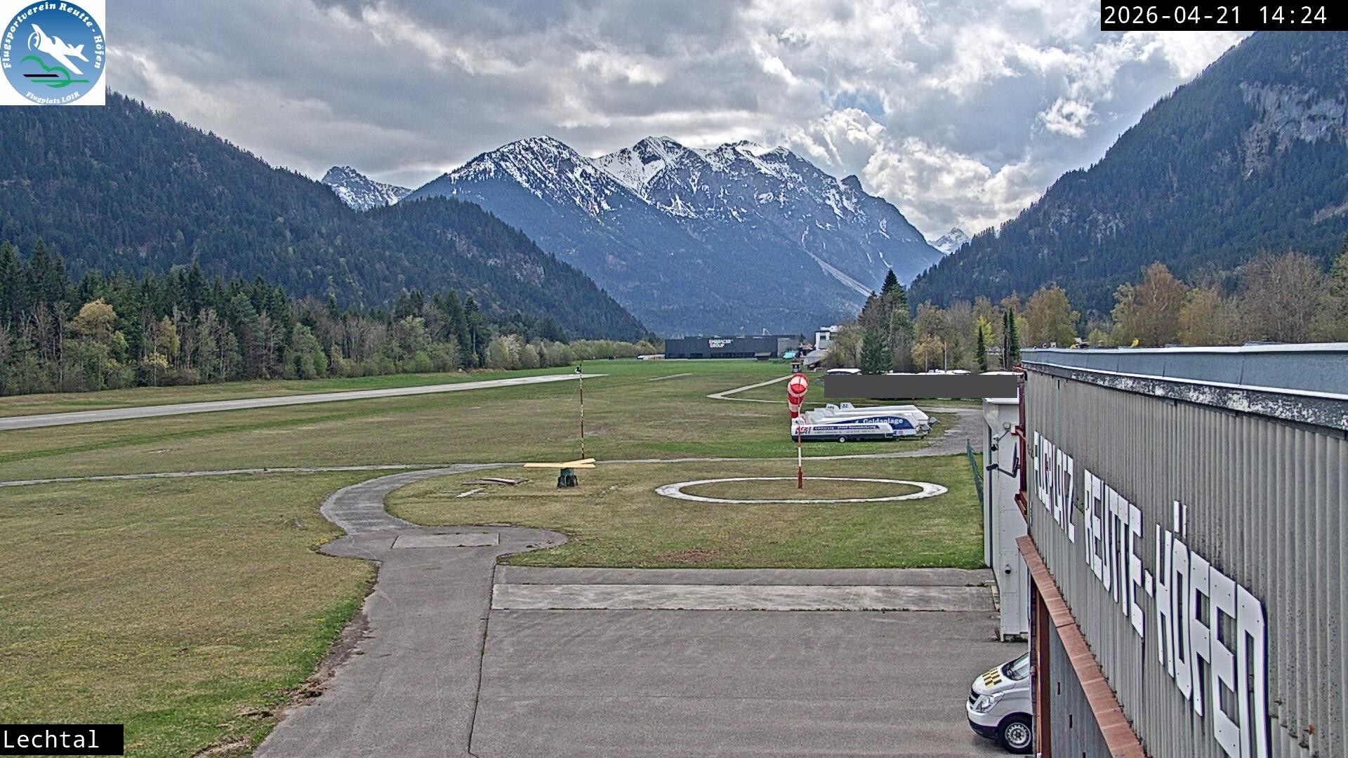 Archived image Webcam Hoefen airport, Tyrol