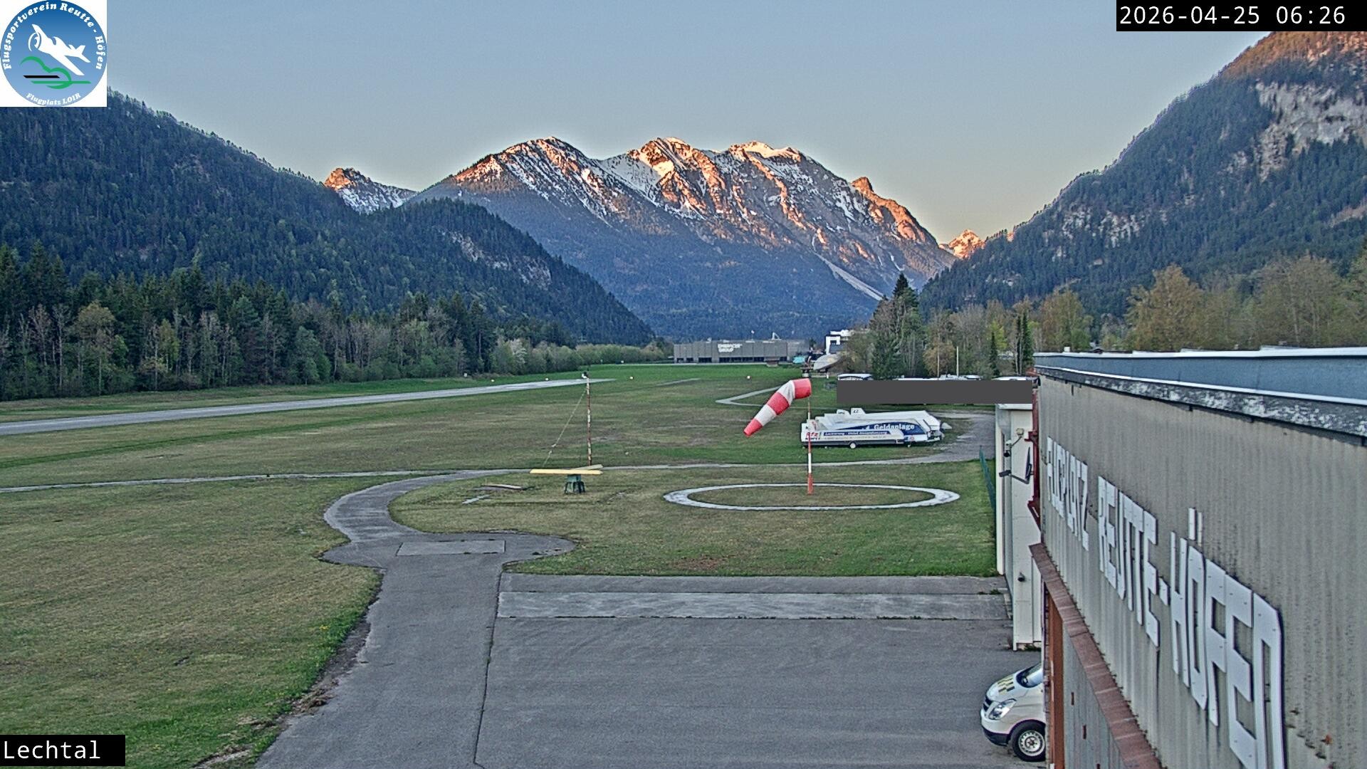 Archived image Webcam Hoefen airport, Tyrol