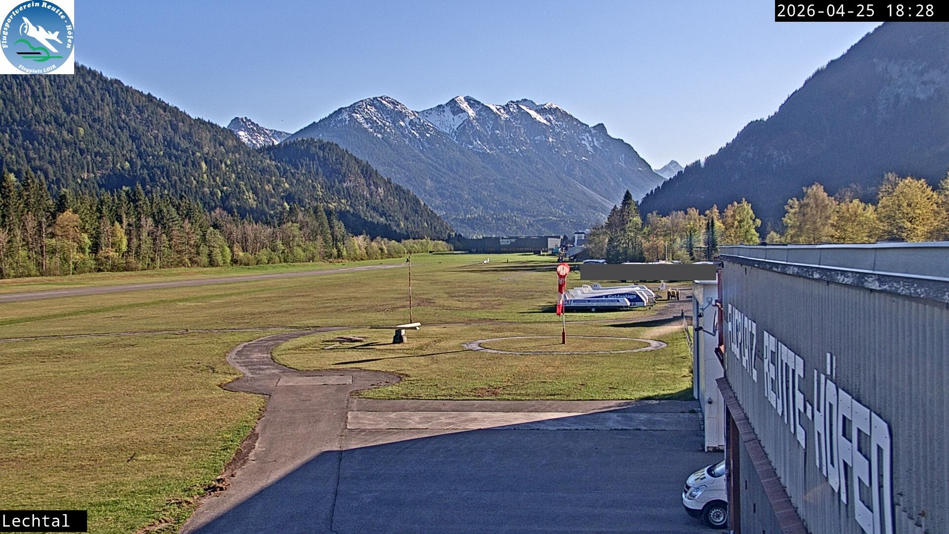 Archived image Webcam Hoefen airport, Tyrol