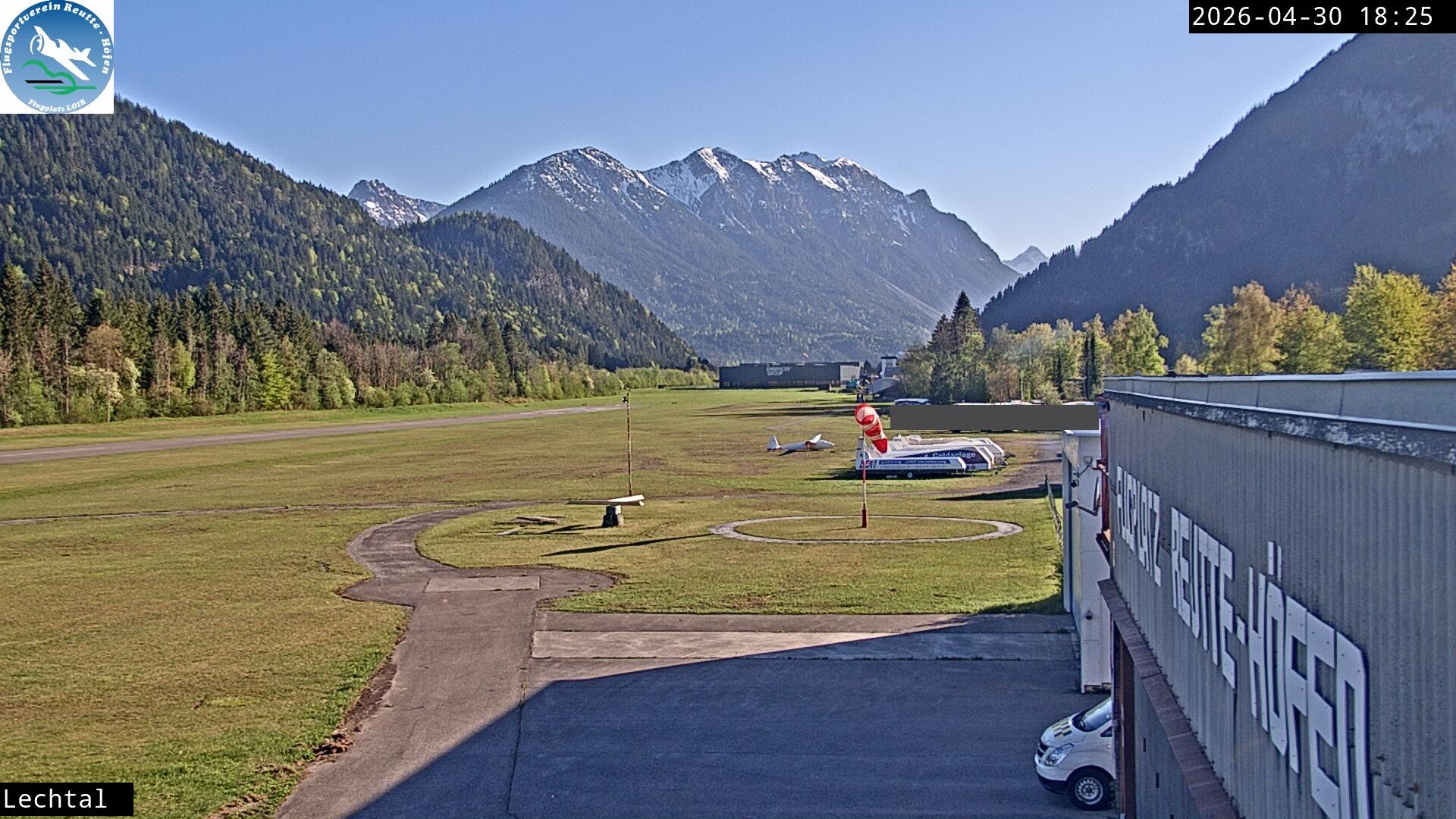 Archived image Webcam Hoefen airport, Tyrol