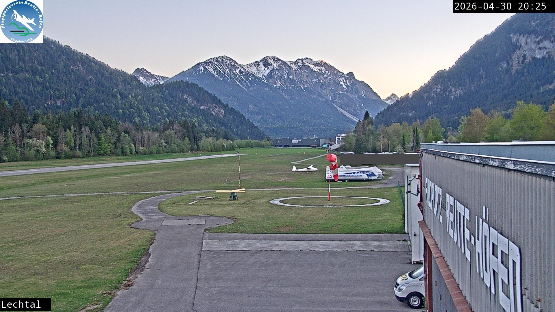 Archived image Webcam Hoefen airport, Tyrol