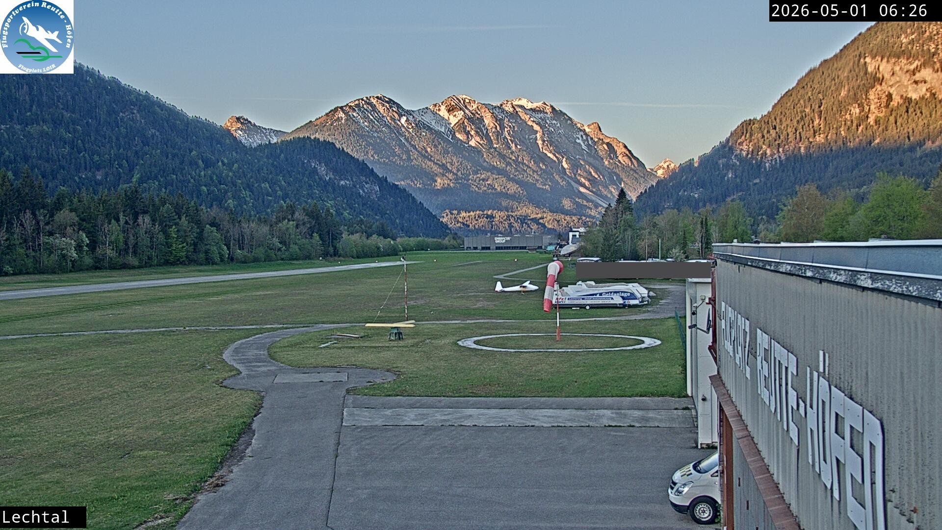 Archived image Webcam Hoefen airport, Tyrol