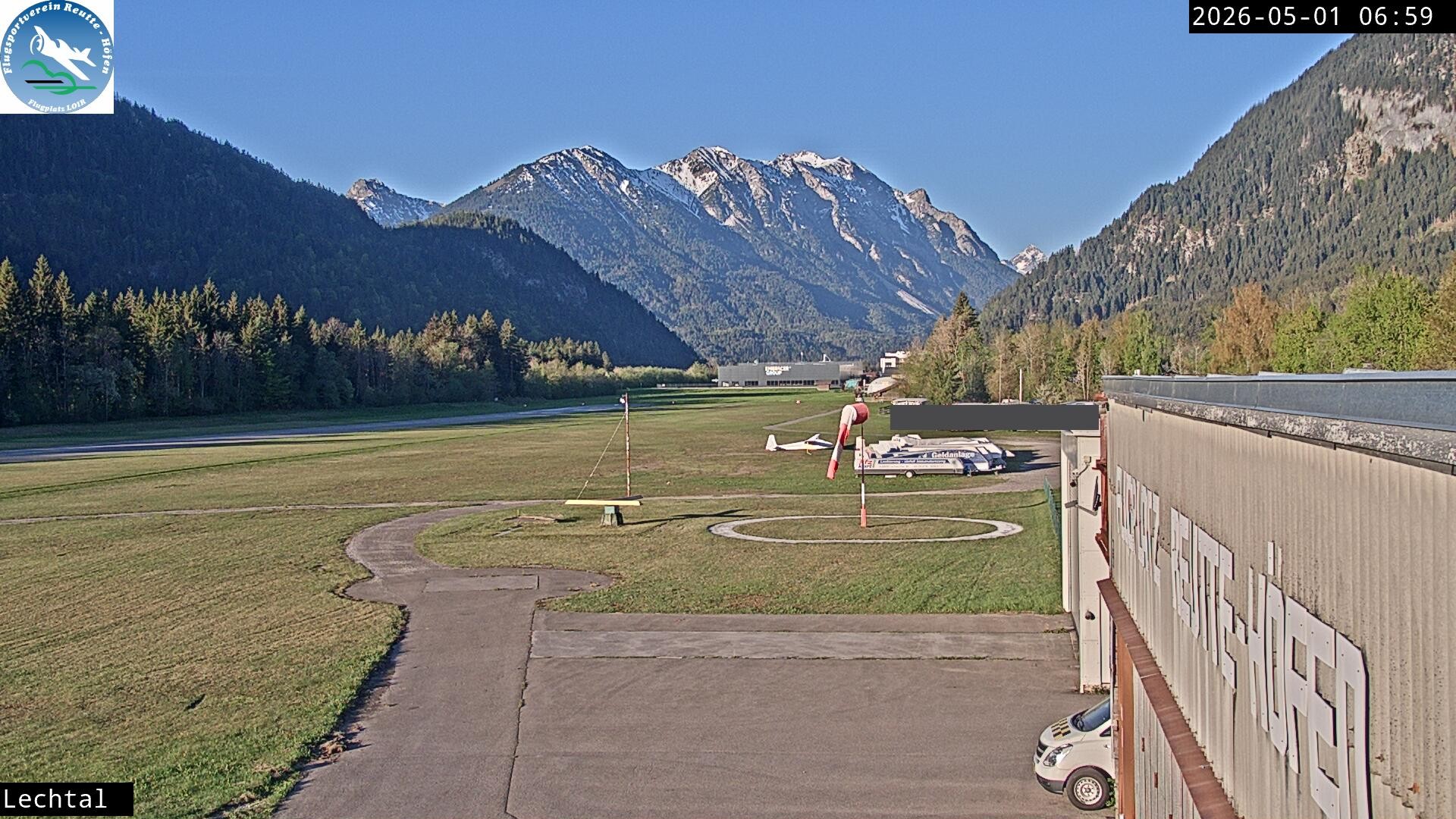 Archived image Webcam Hoefen airport, Tyrol