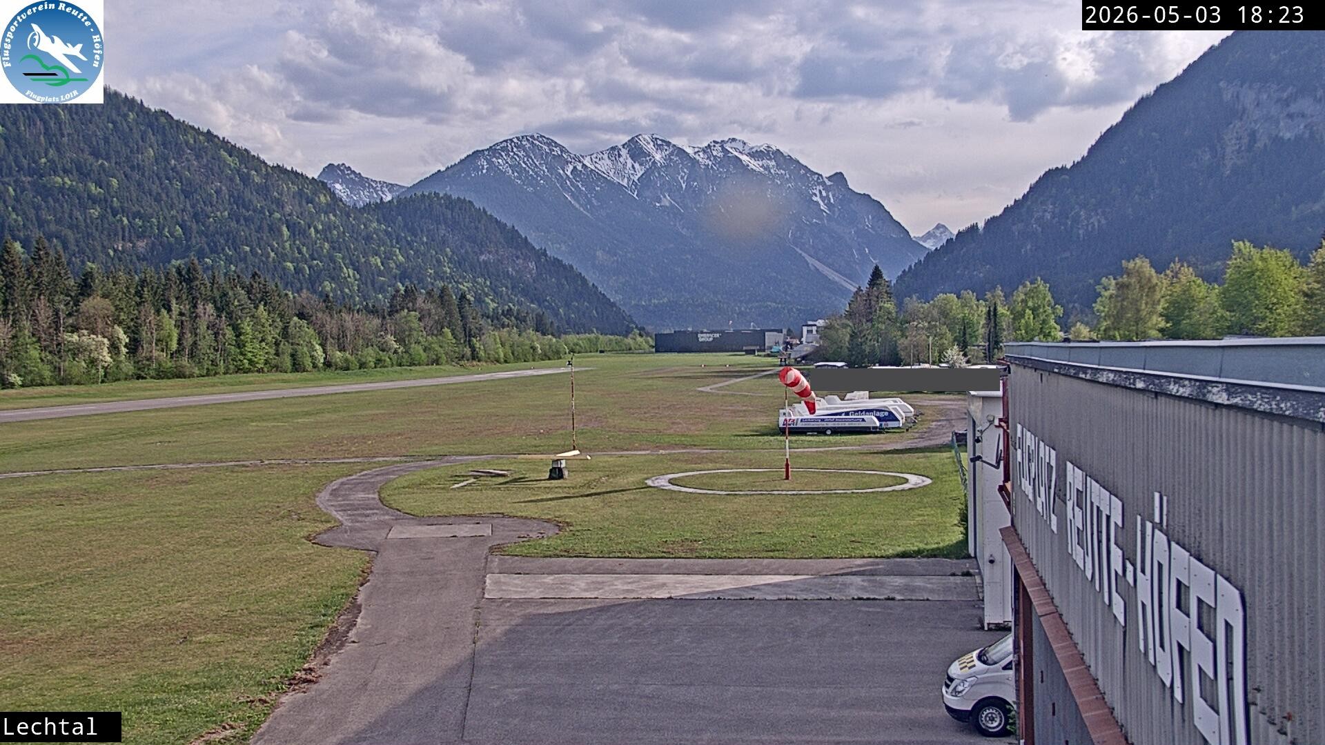 Archived image Webcam Hoefen airport, Tyrol