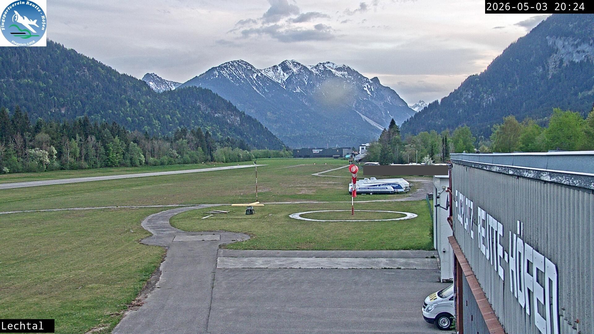 Archived image Webcam Hoefen airport, Tyrol