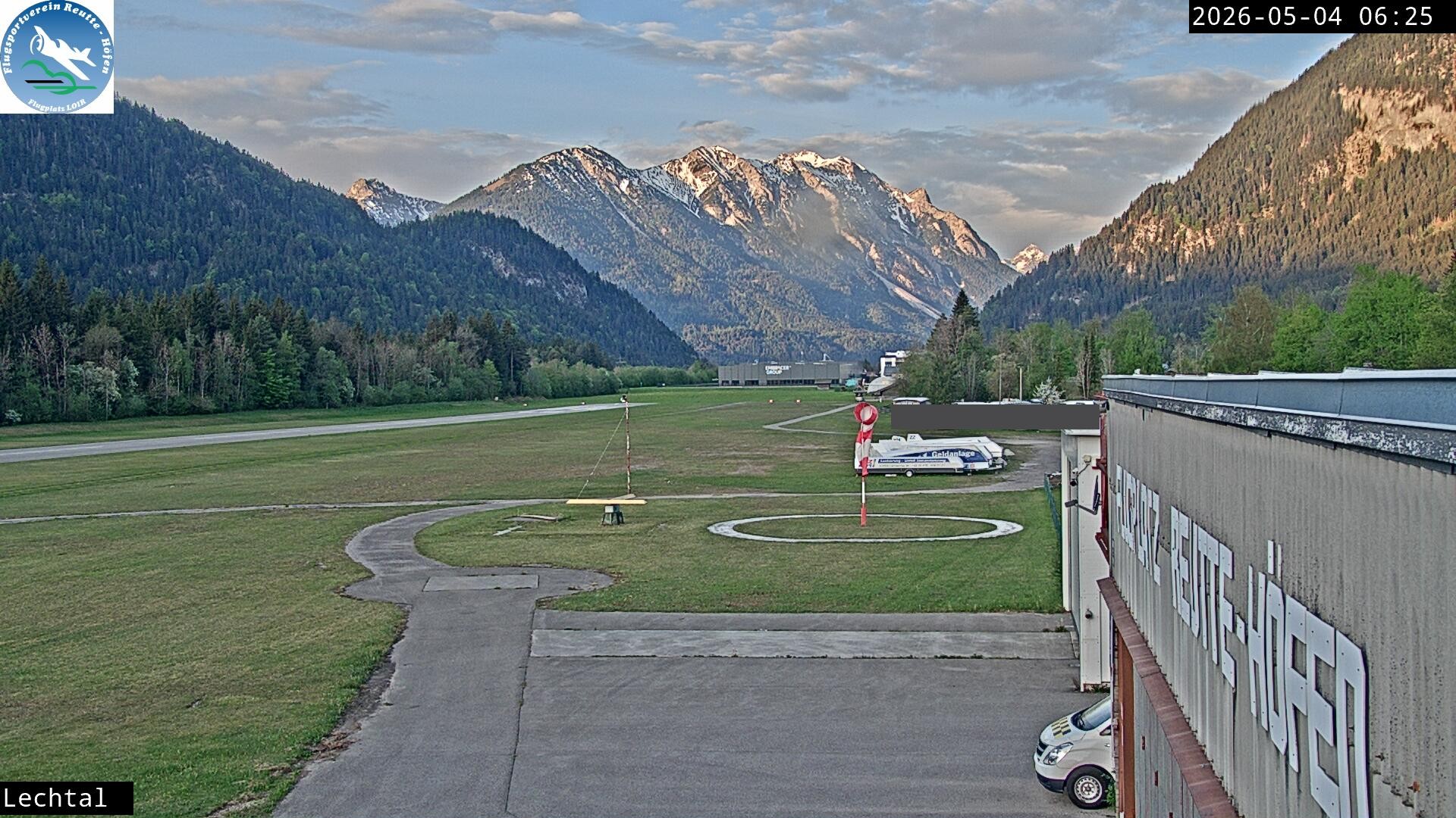Archived image Webcam Hoefen airport, Tyrol