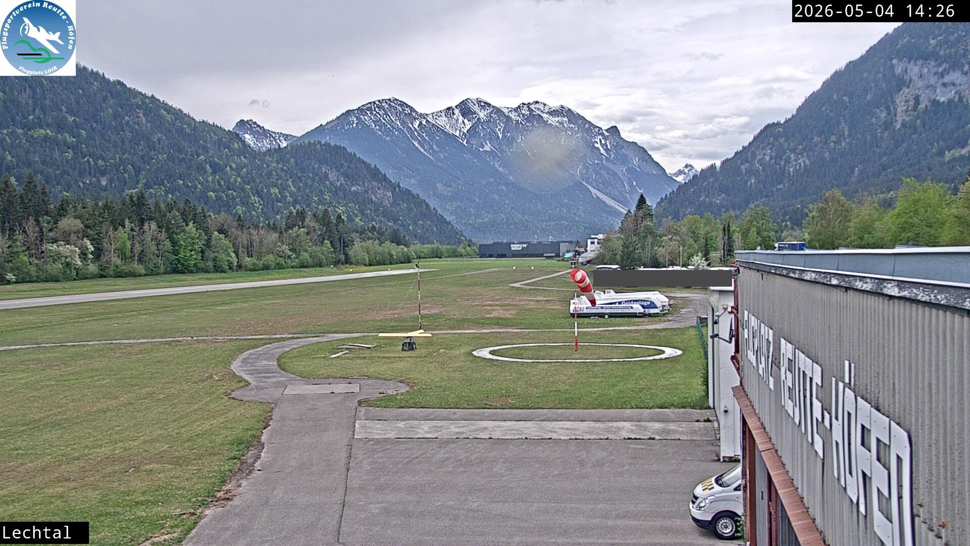 Archived image Webcam Hoefen airport, Tyrol