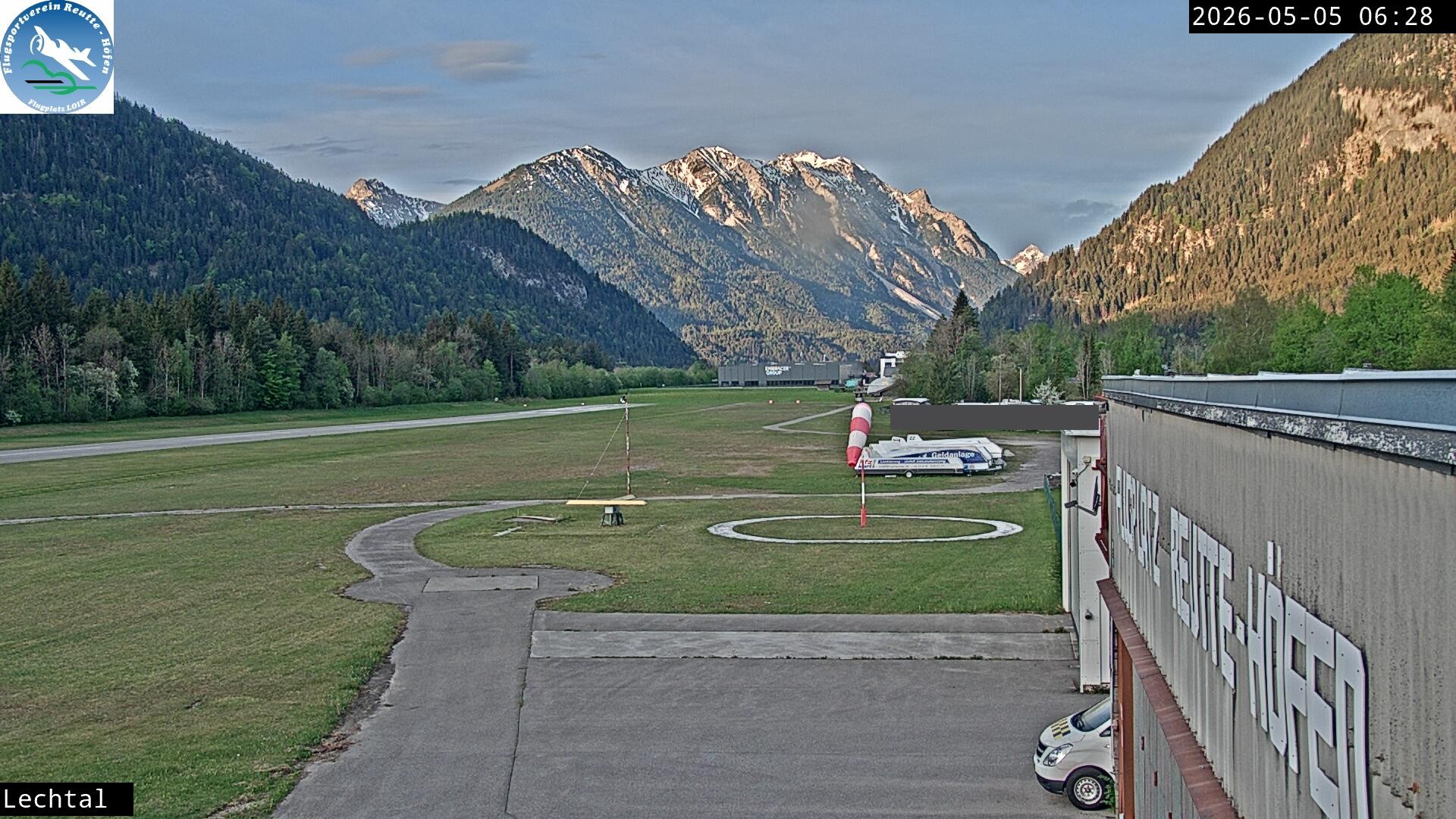 Archived image Webcam Hoefen airport, Tyrol