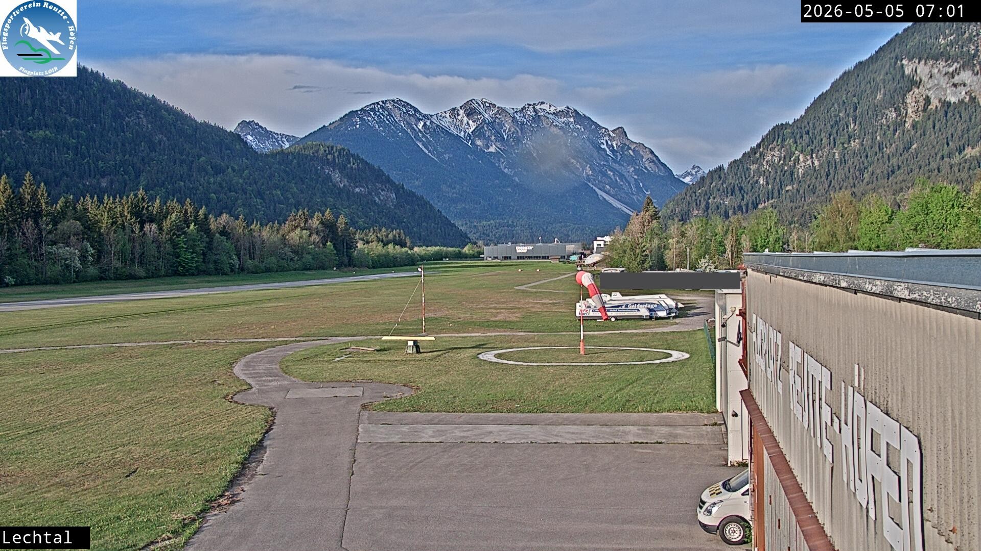 Archived image Webcam Hoefen airport, Tyrol