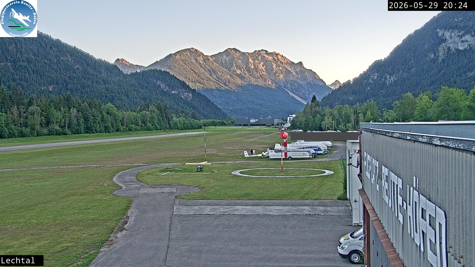 Archiv Foto Webcam Flugplatz Höfen, Tirol