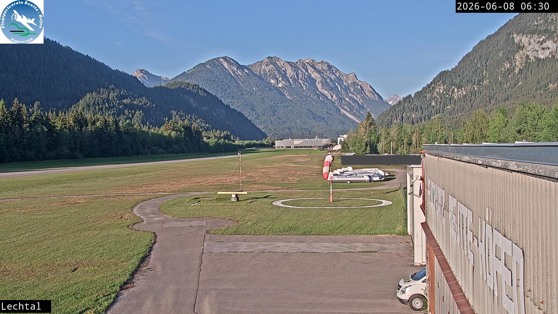 Archived image Webcam Hoefen airport, Tyrol