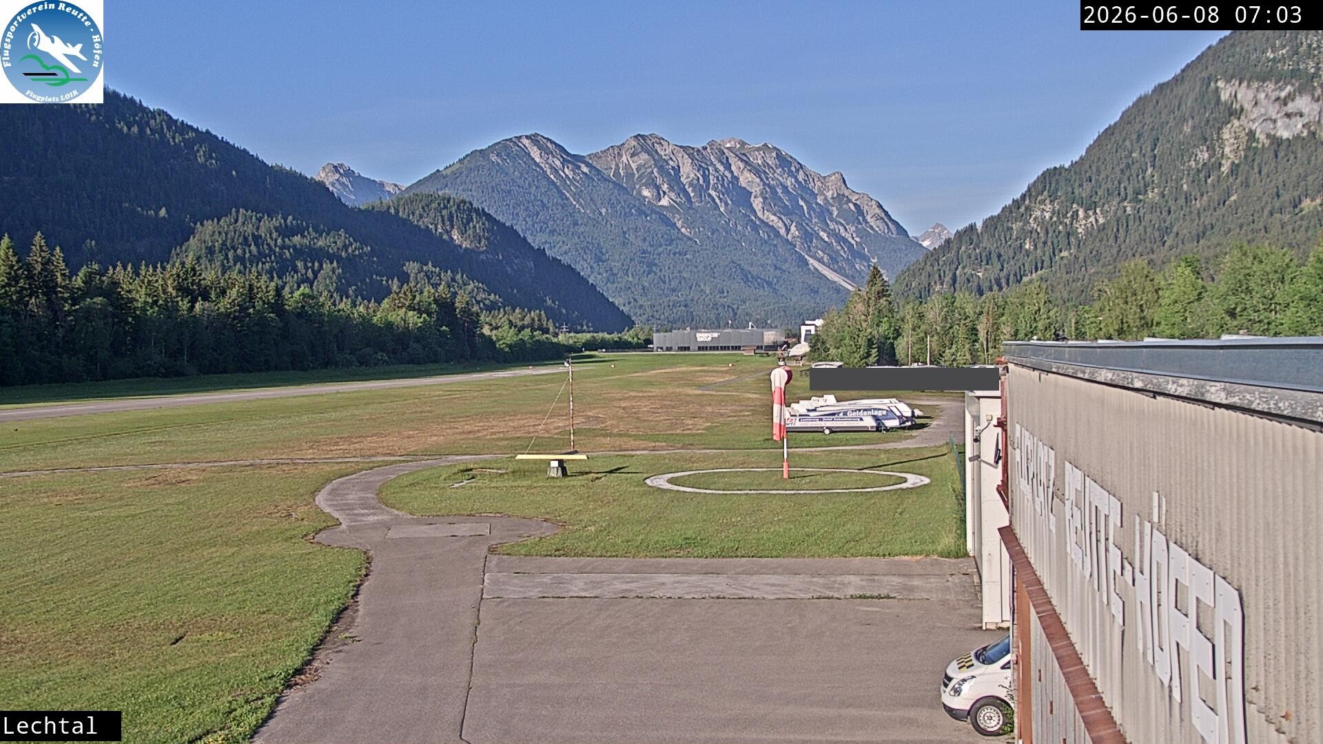 Archived image Webcam Hoefen airport, Tyrol
