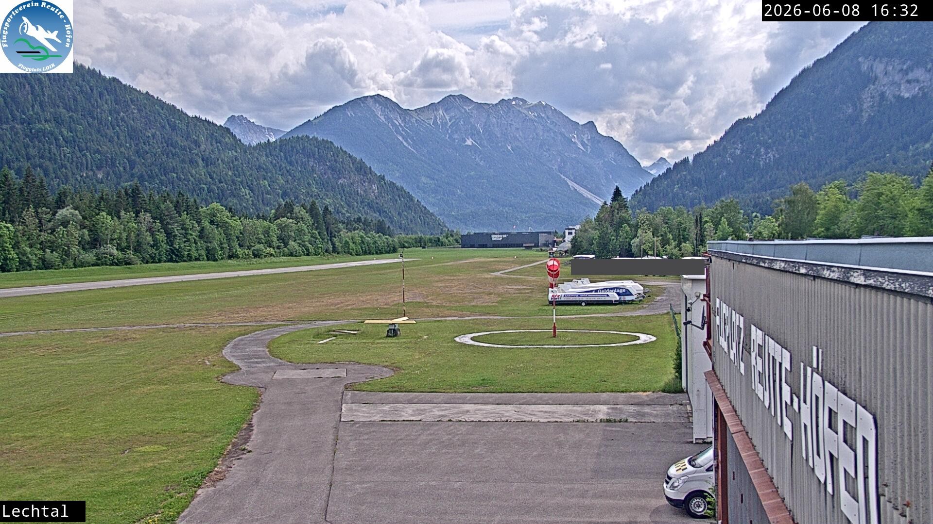 Archived image Webcam Hoefen airport, Tyrol