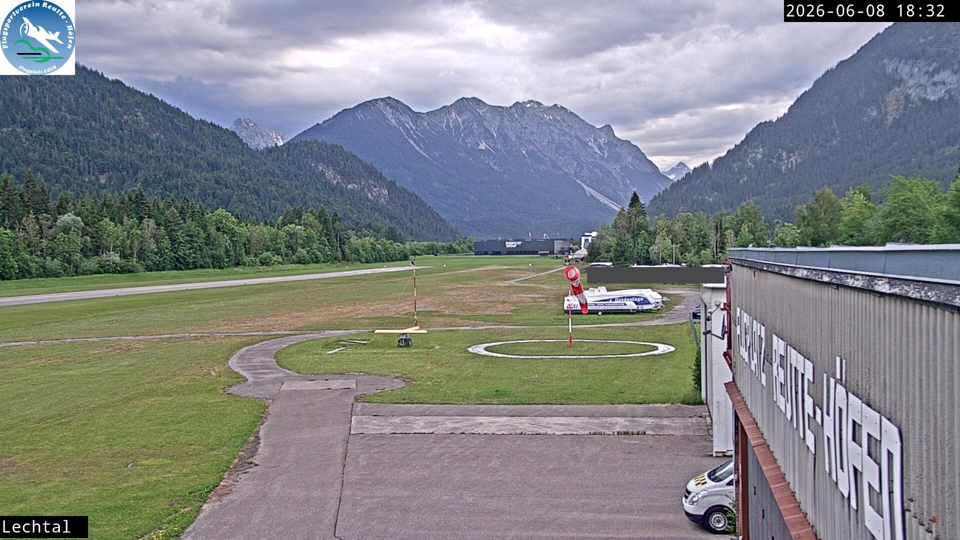 Archived image Webcam Hoefen airport, Tyrol