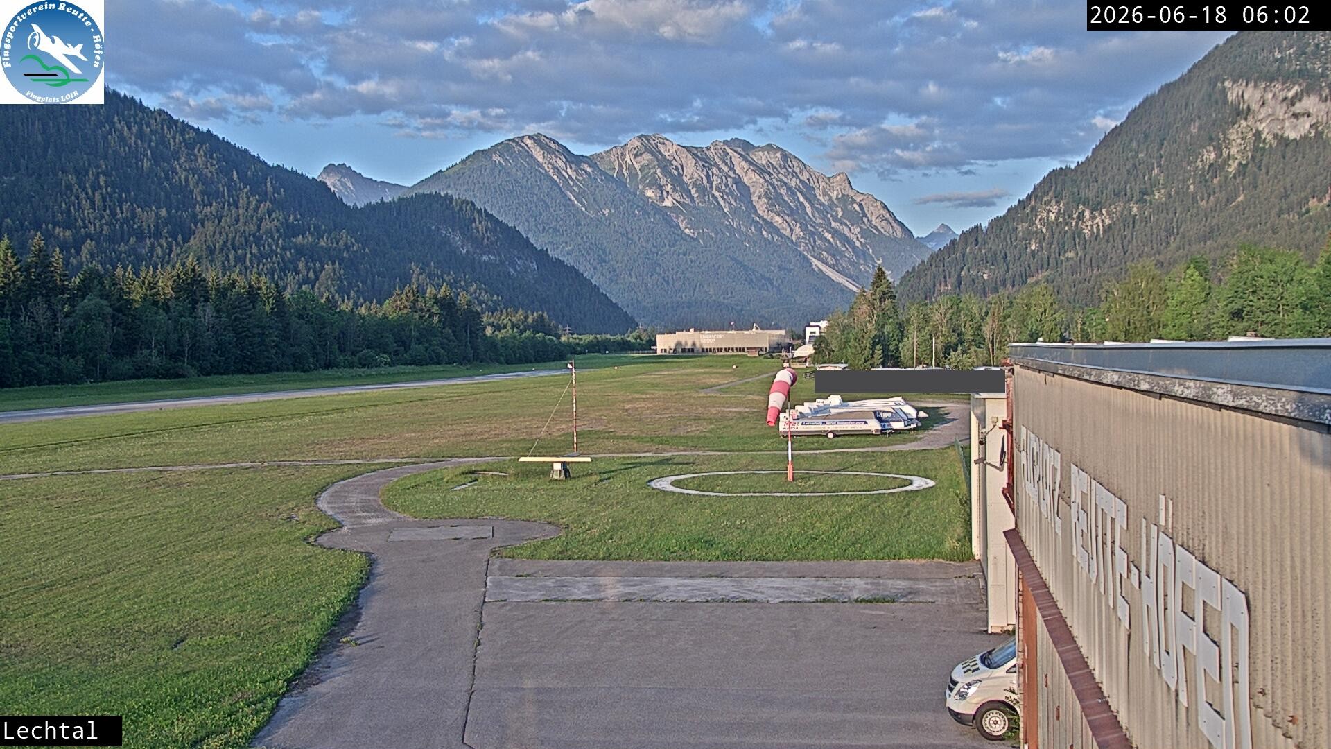 Archived image Webcam Hoefen airport, Tyrol