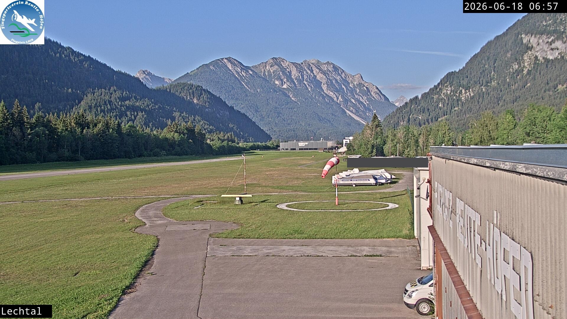 Archived image Webcam Hoefen airport, Tyrol