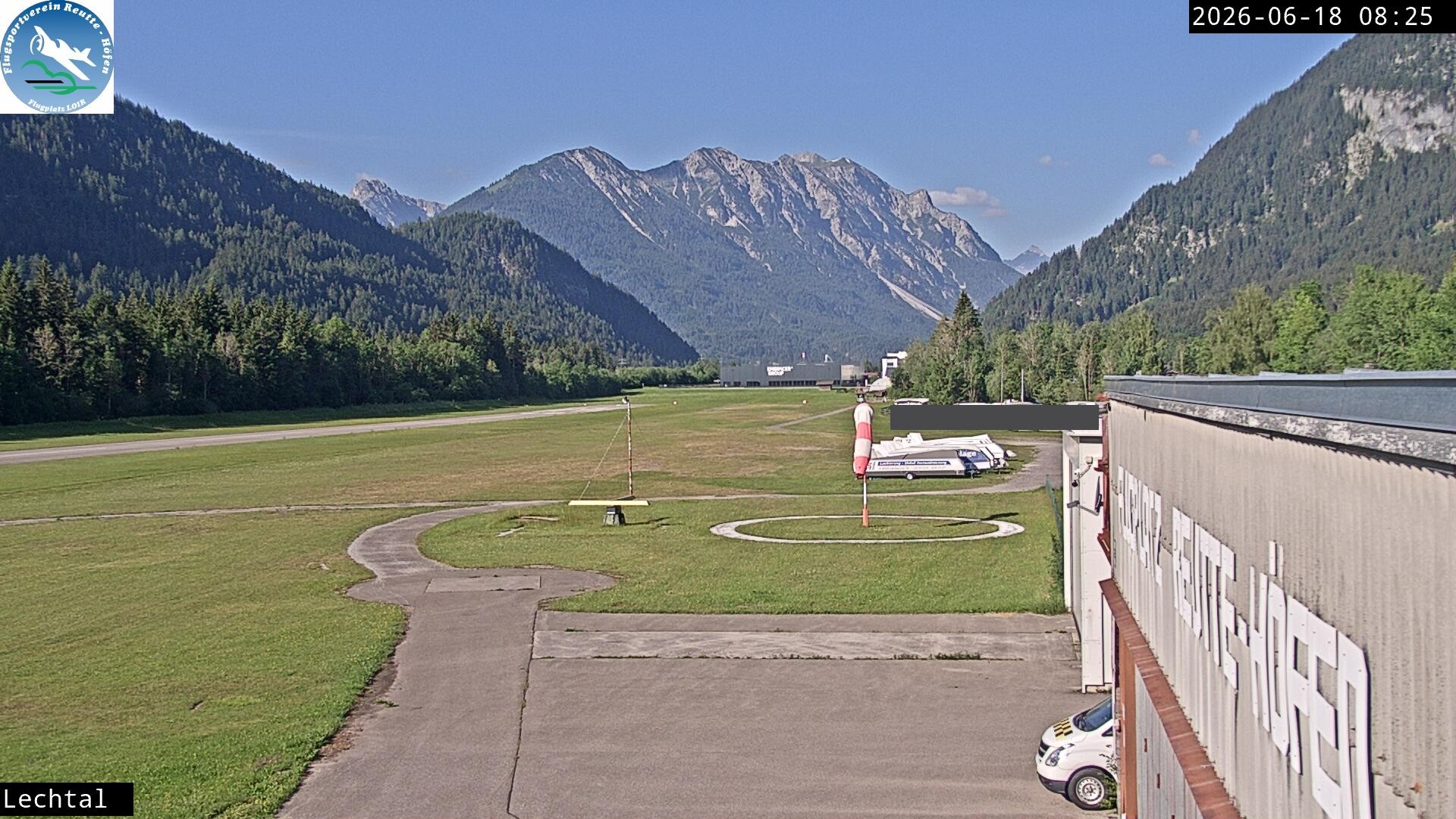 Archived image Webcam Hoefen airport, Tyrol