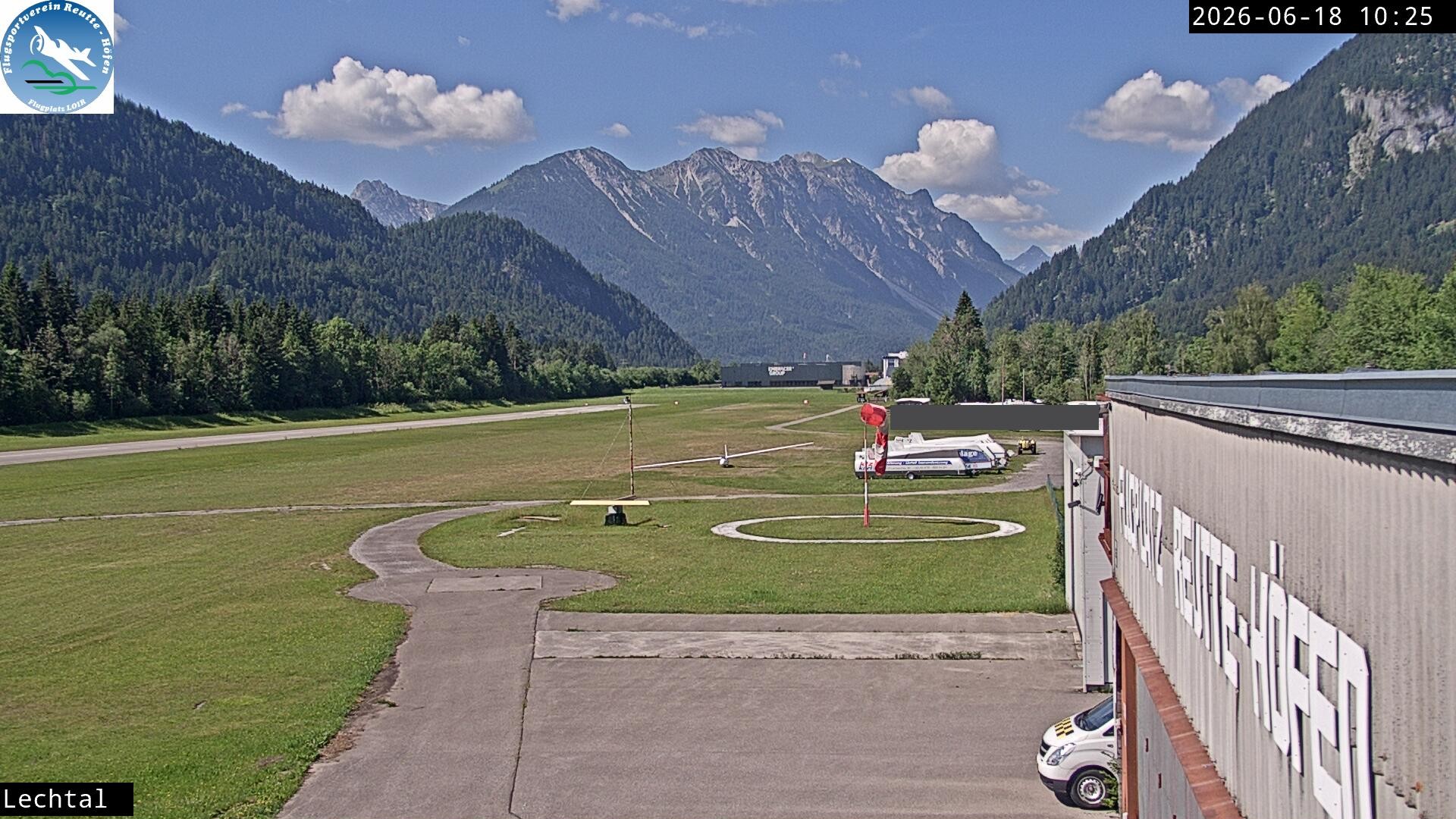 Archived image Webcam Hoefen airport, Tyrol