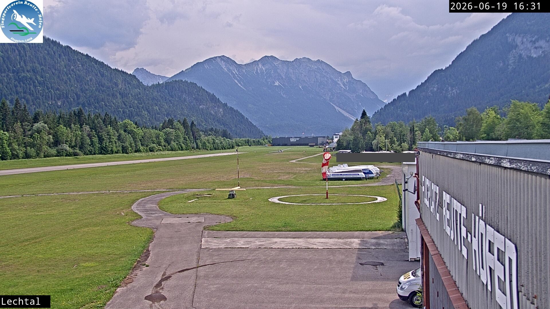 Archiv Foto Webcam Flugplatz Höfen, Tirol