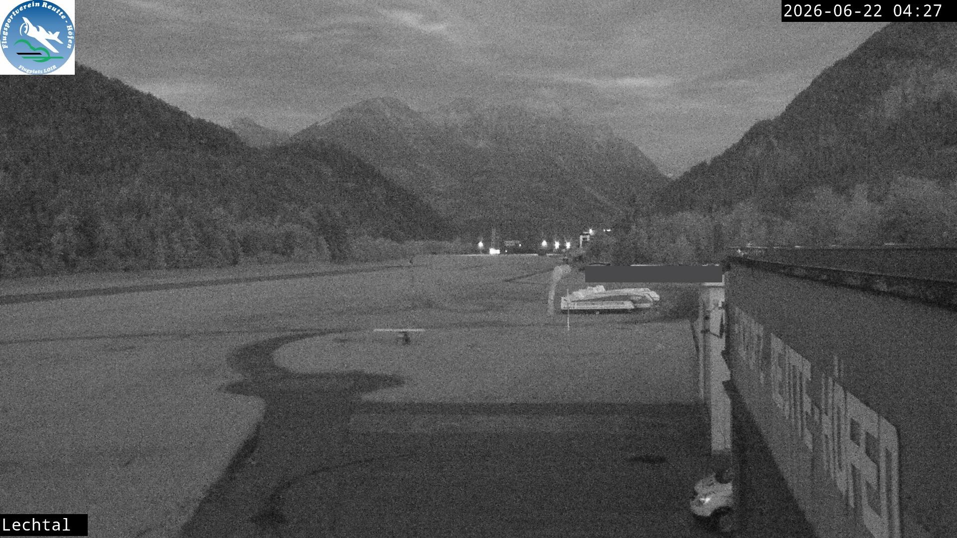Archived image Webcam Hoefen airport, Tyrol
