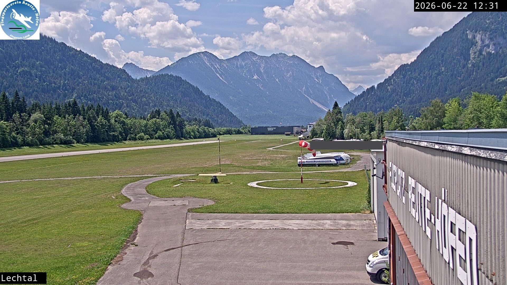 Archived image Webcam Hoefen airport, Tyrol