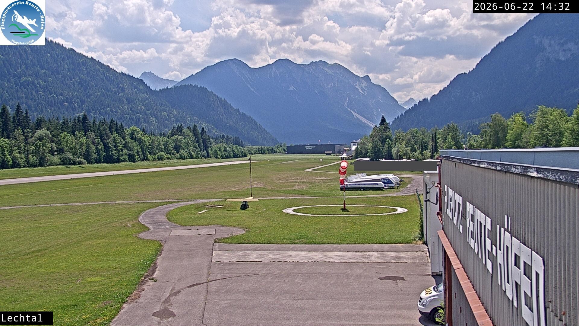 Archived image Webcam Hoefen airport, Tyrol