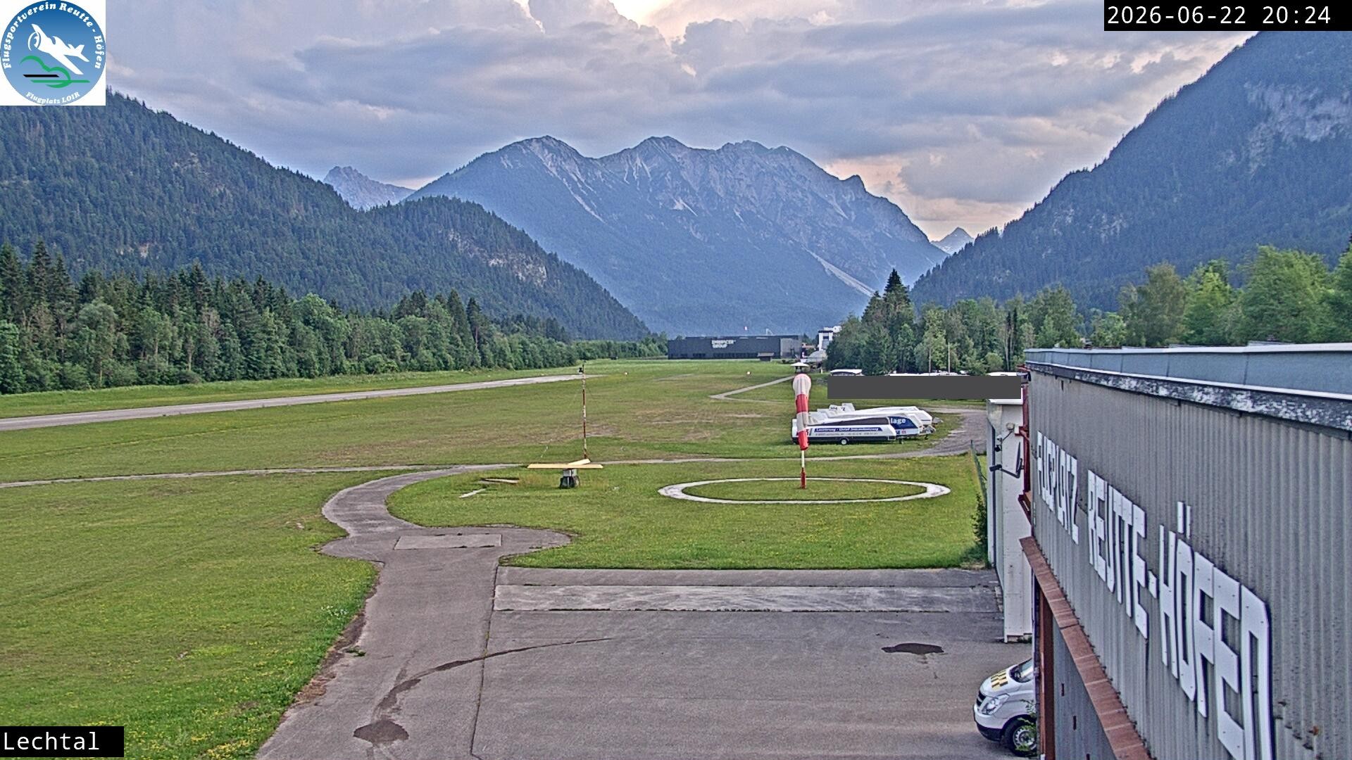Archived image Webcam Hoefen airport, Tyrol
