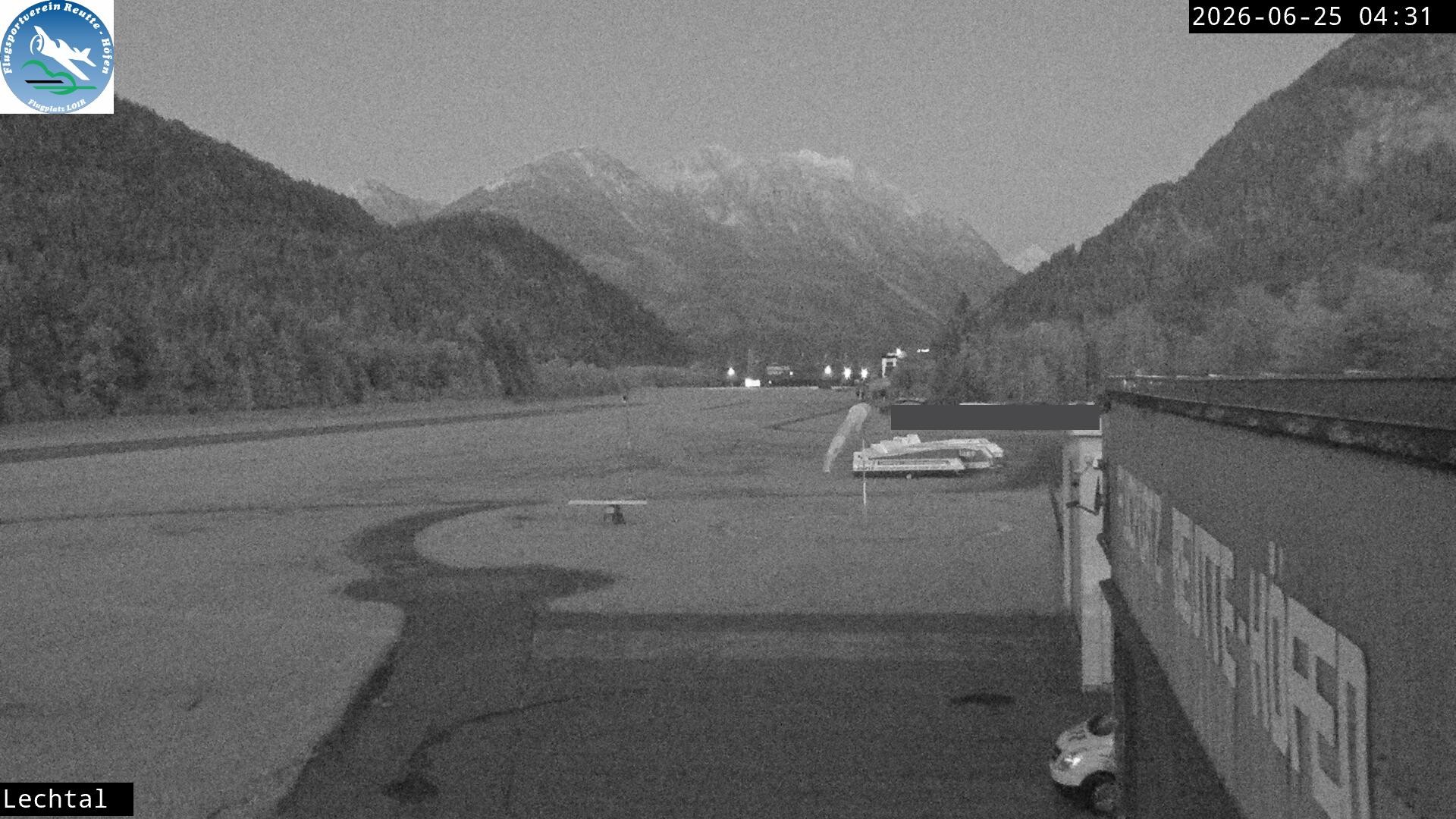 Archived image Webcam Hoefen airport, Tyrol