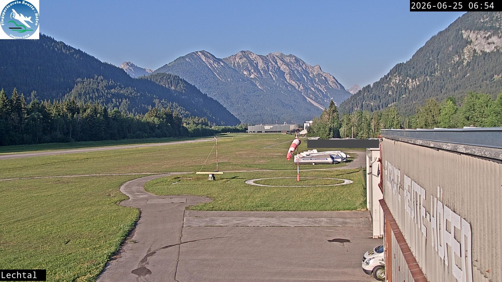 Archived image Webcam Hoefen airport, Tyrol