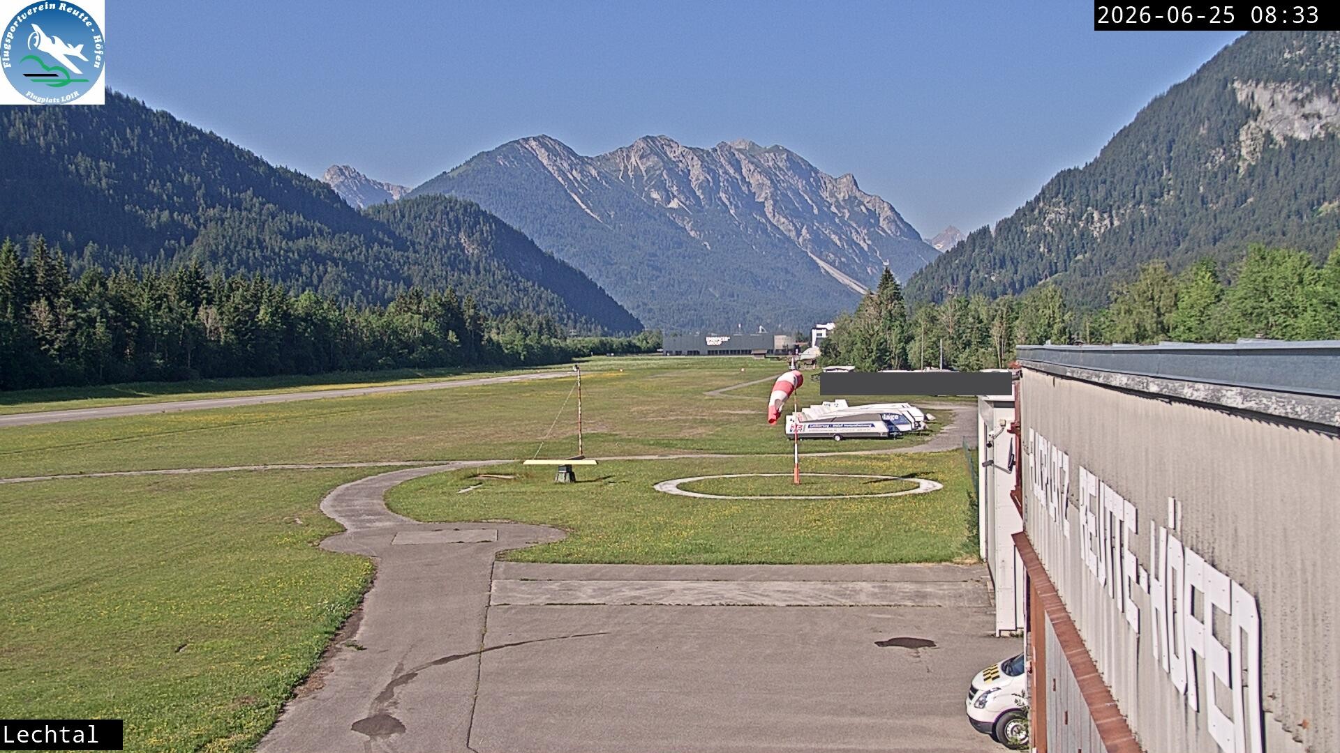 Archived image Webcam Hoefen airport, Tyrol