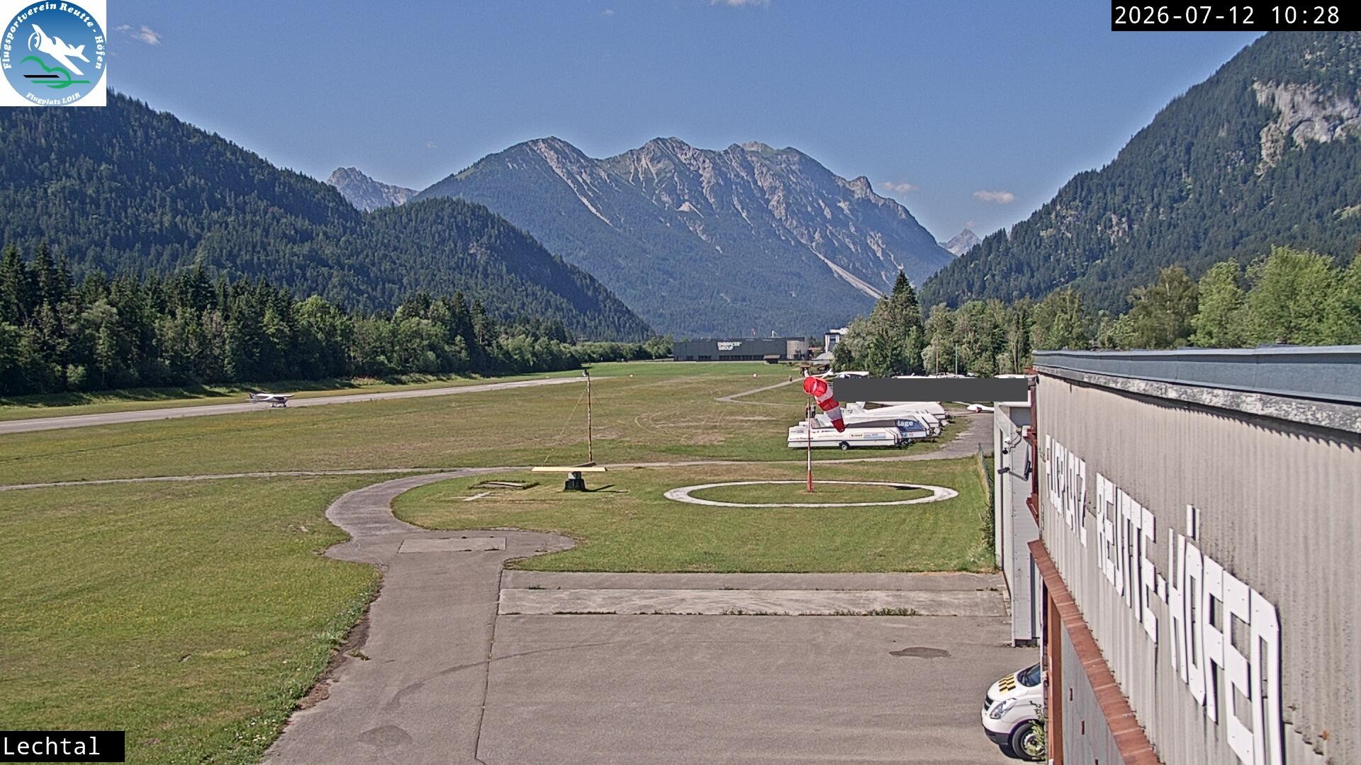 Archived image Webcam Hoefen airport, Tyrol