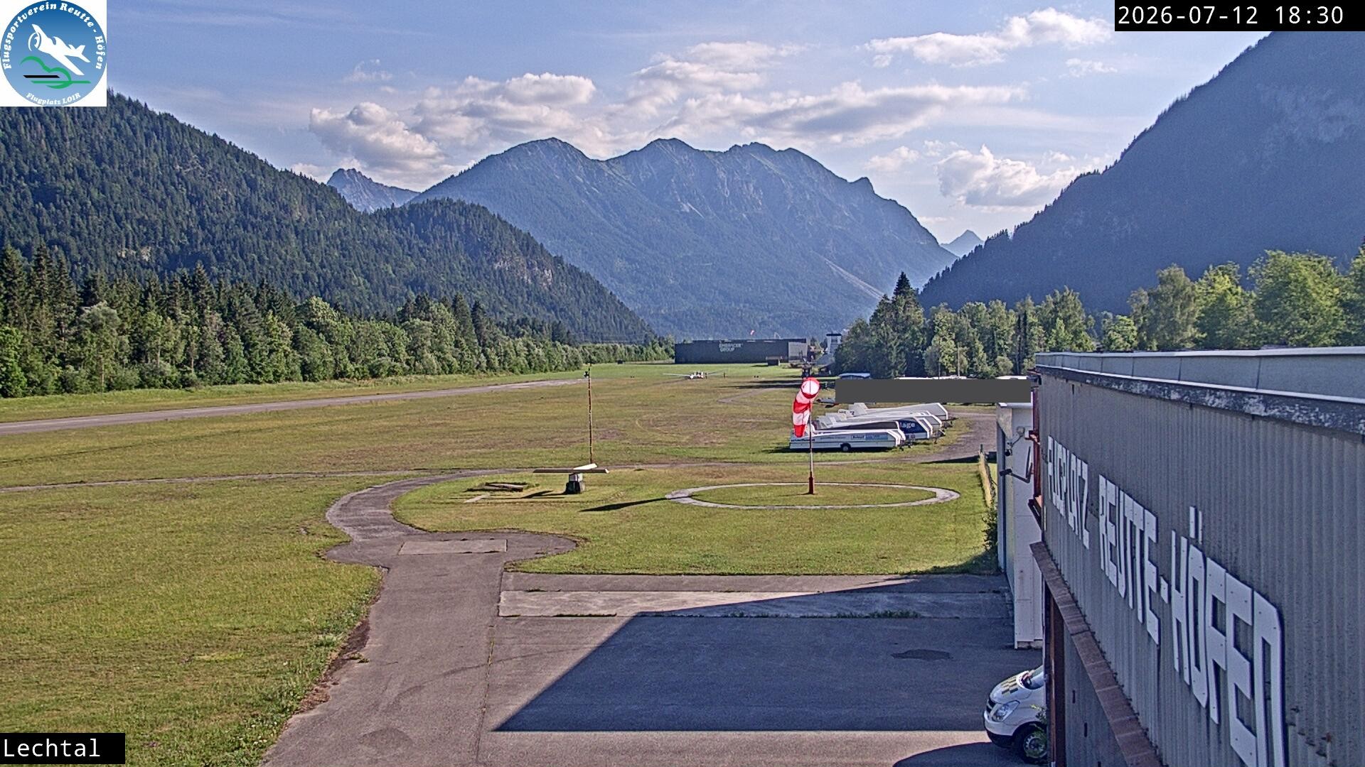 Archived image Webcam Hoefen airport, Tyrol
