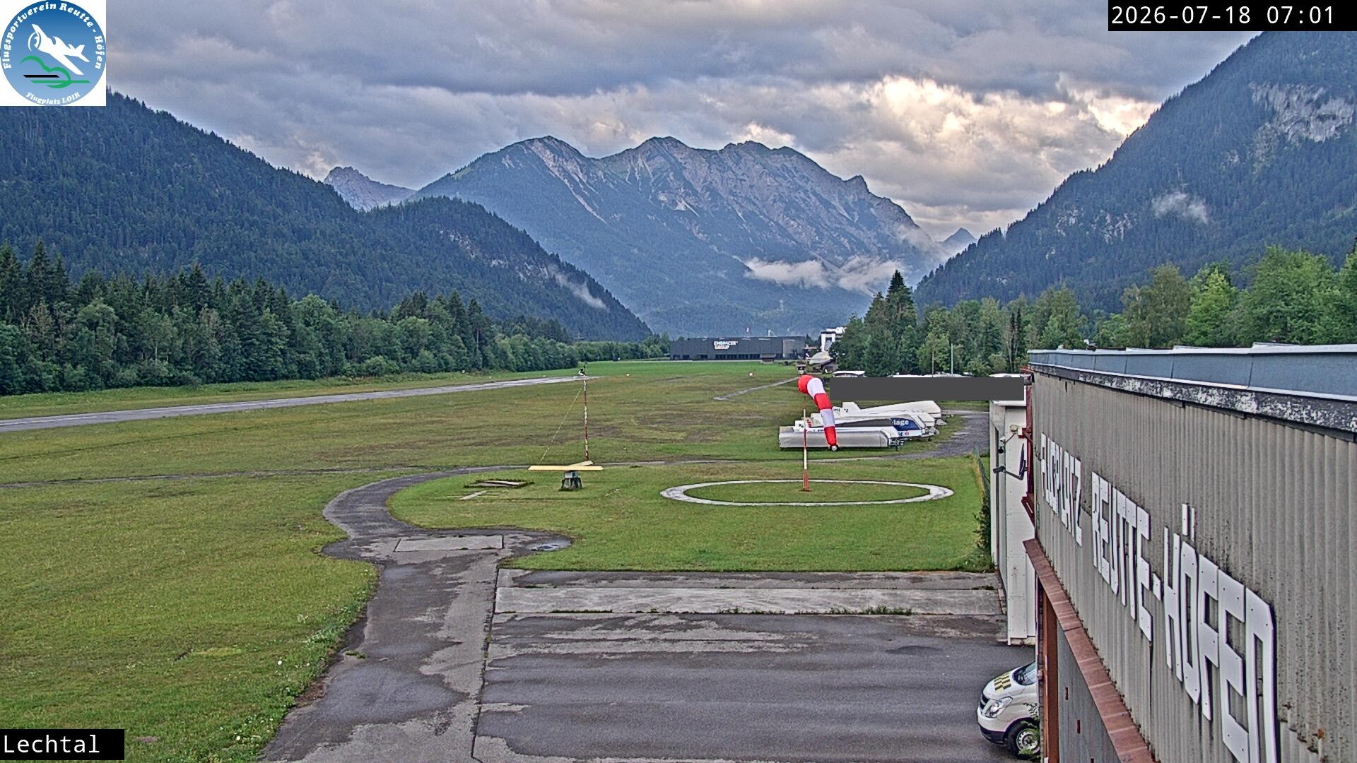 Archiv Foto Webcam Flugplatz Höfen, Tirol