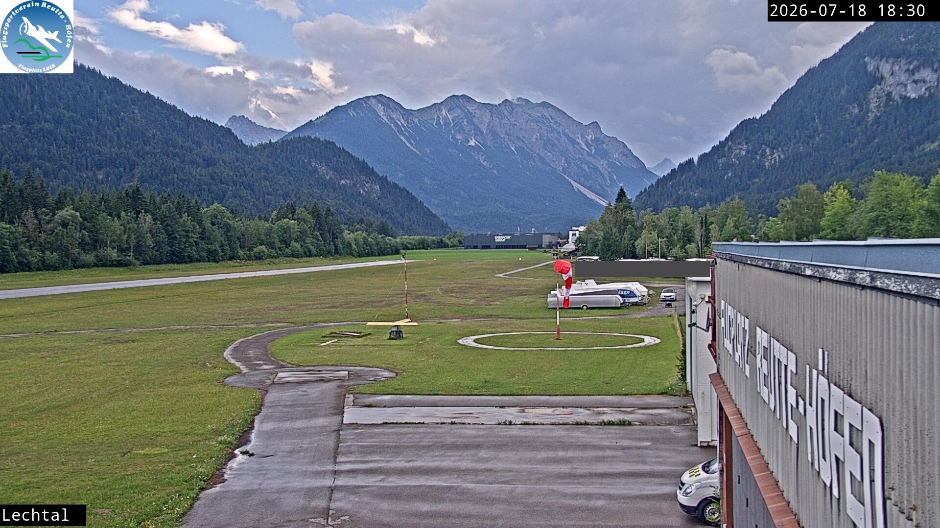 Archiv Foto Webcam Flugplatz Höfen, Tirol