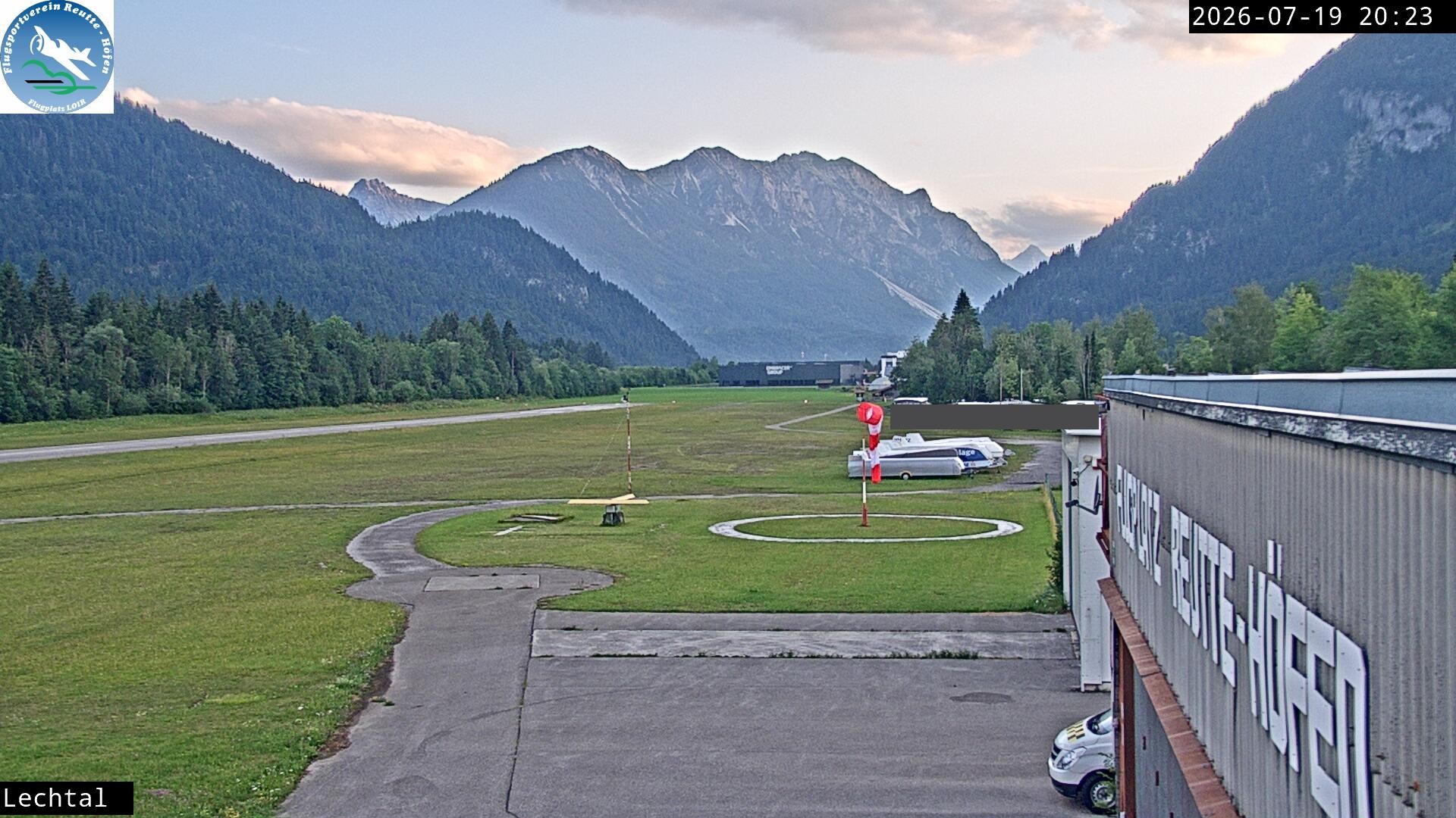 Archiv Foto Webcam Flugplatz Höfen, Tirol