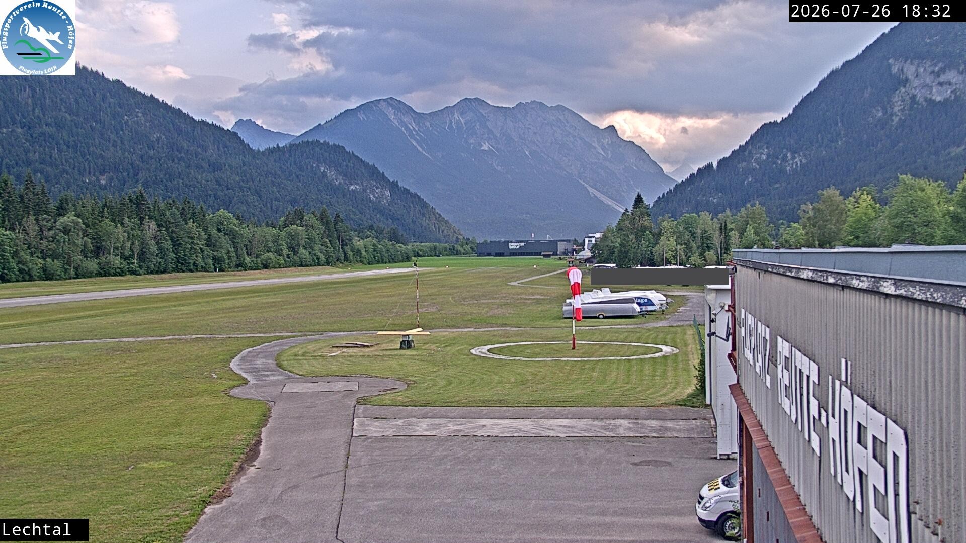Archiv Foto Webcam Flugplatz Höfen, Tirol